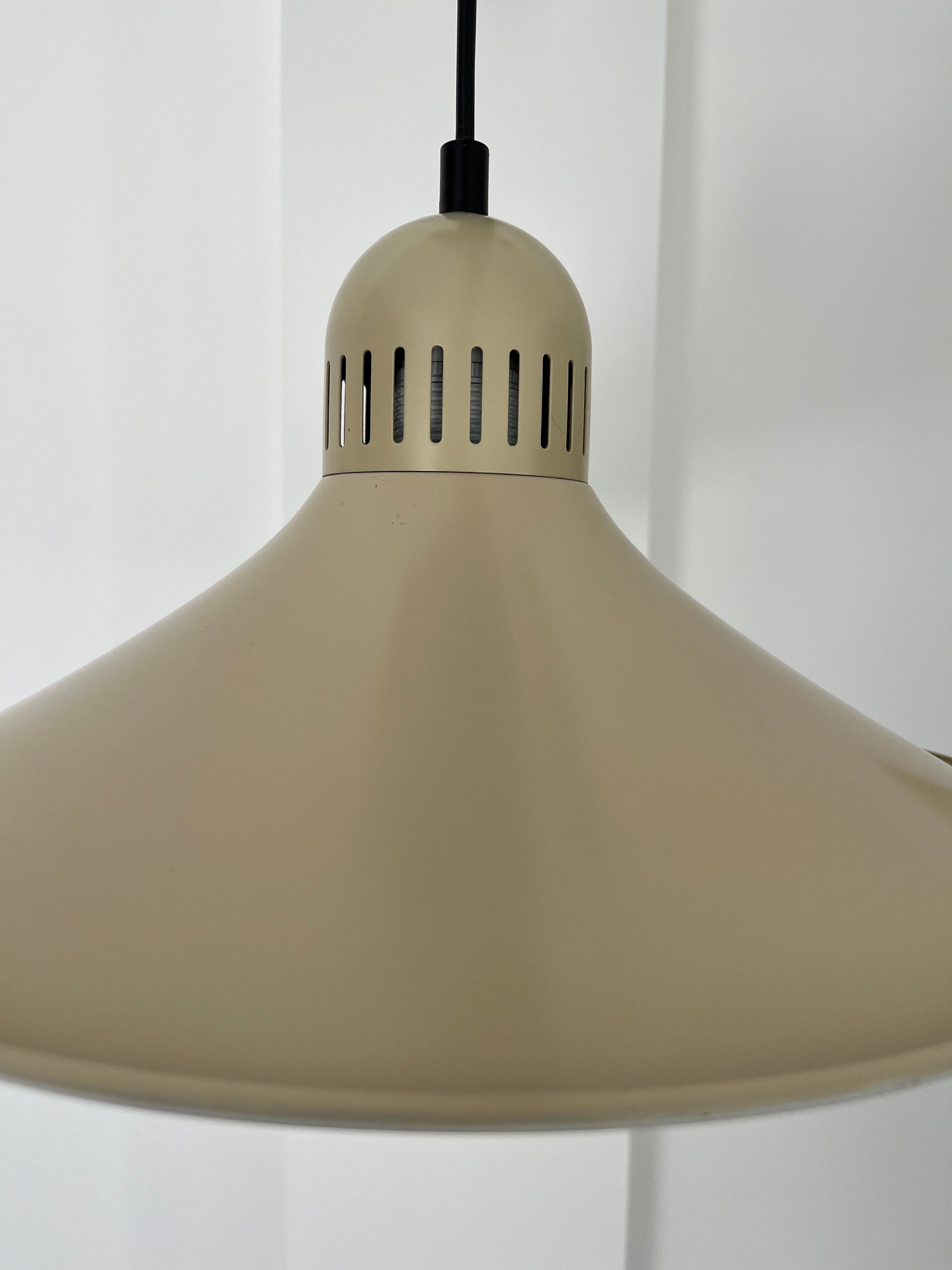 Suspension métal laqué beige clair / blanc