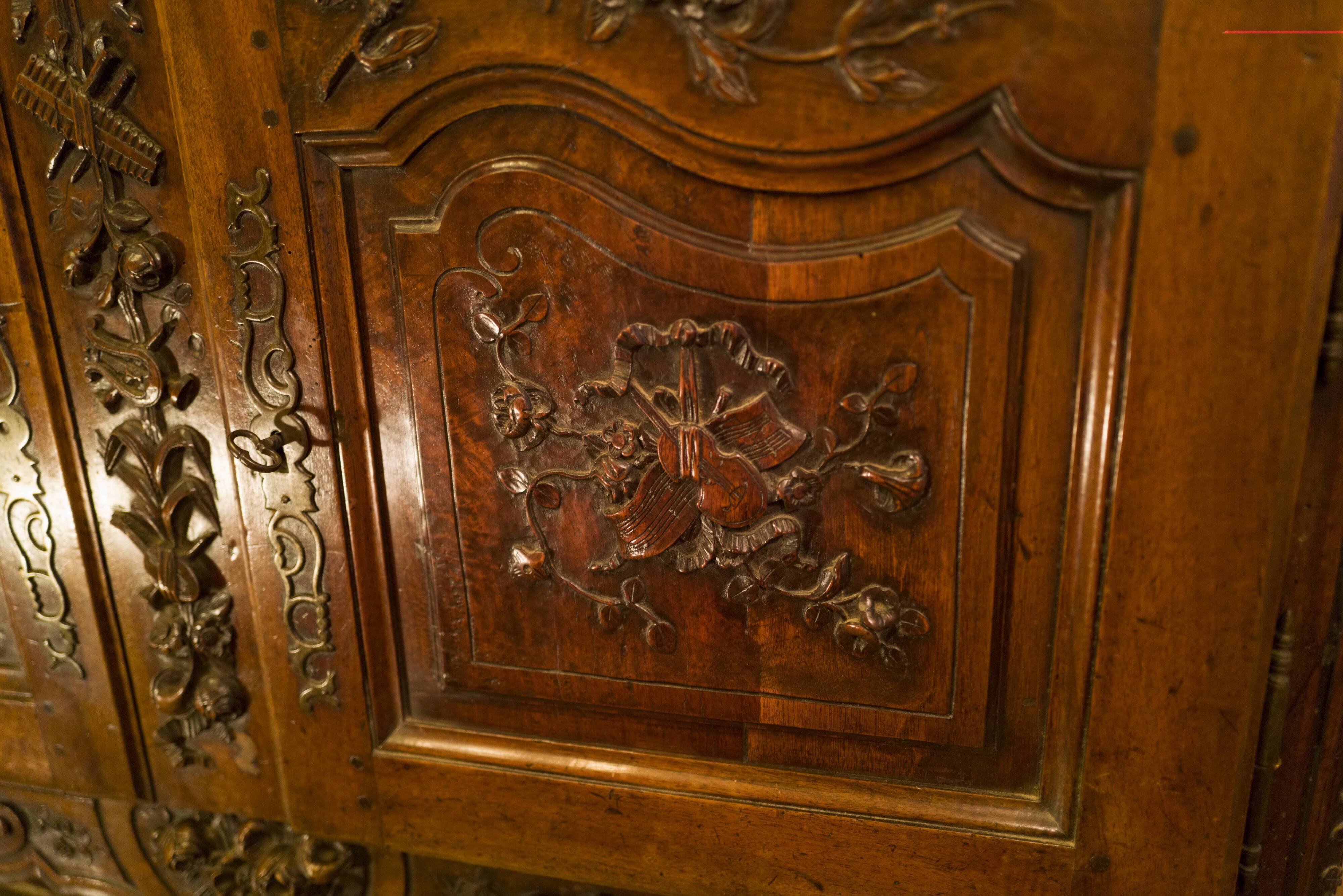 Provencal slippery buffet, antique