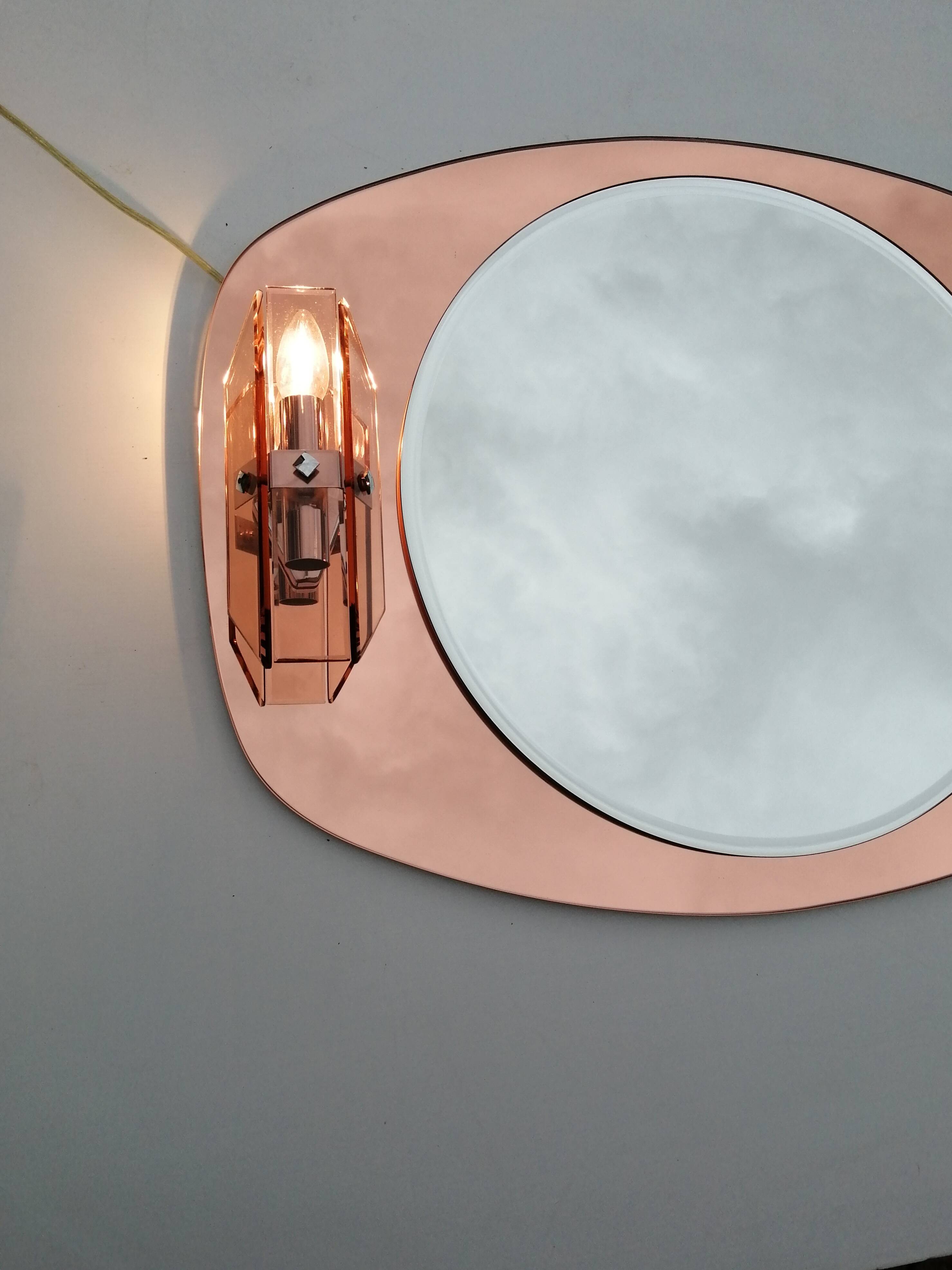 Designer mirror with its Italian pink glass sconces Veca vintage 1970.