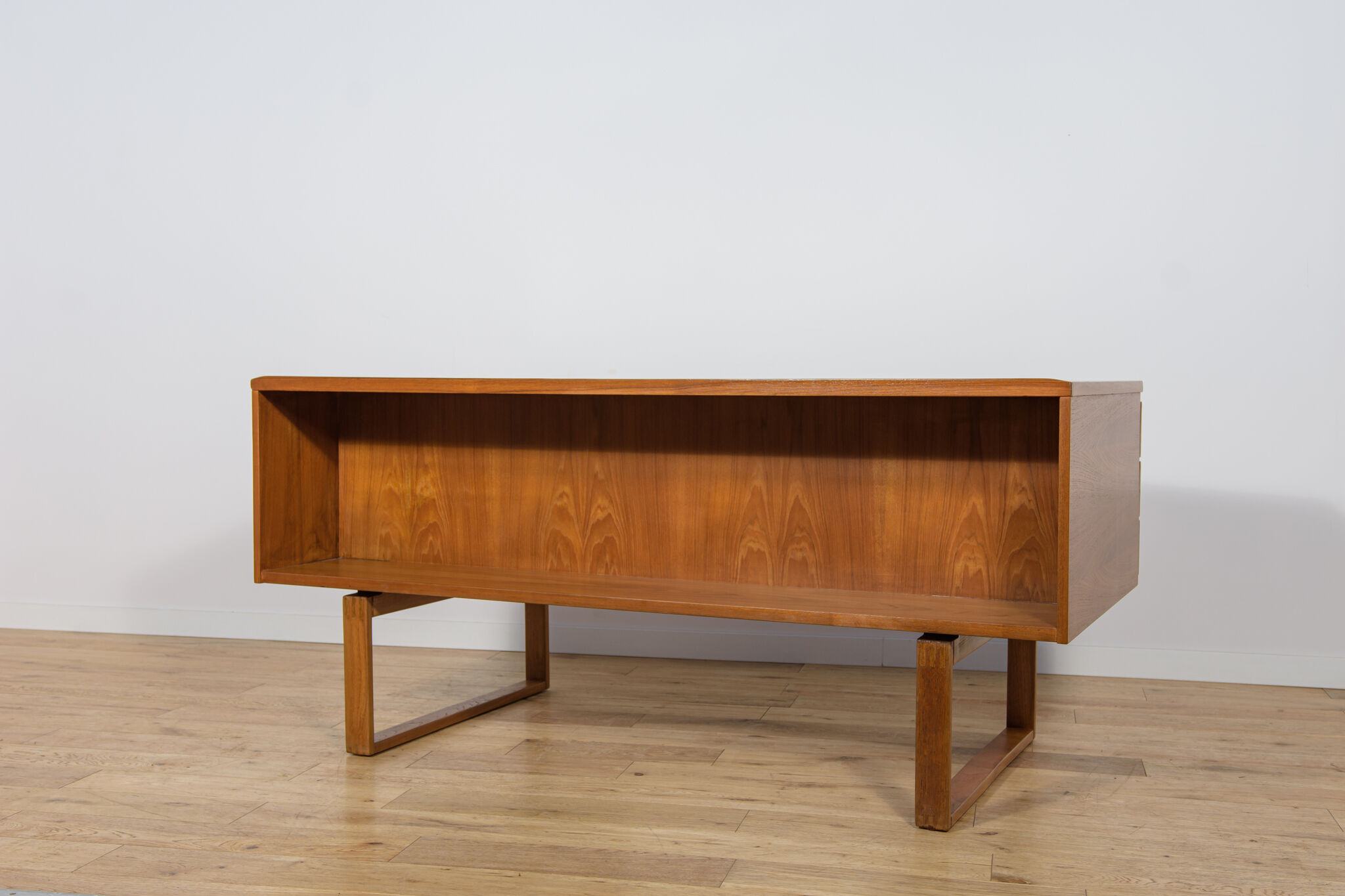 Mid-Century Teak Freestanding Desk by Torben Valeur & Henning Jensen for Dyrlund, Denmark, 1960s