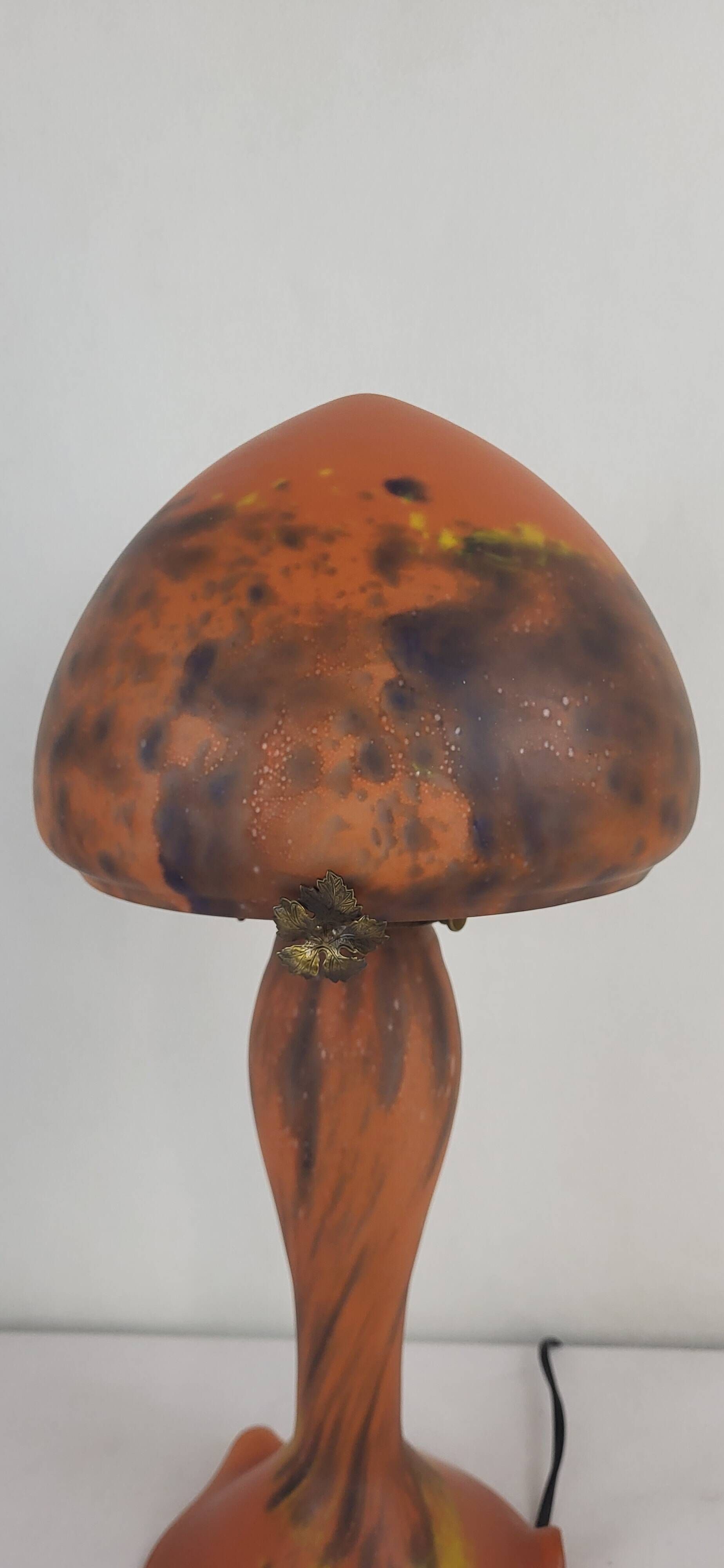 Glass paste lamp