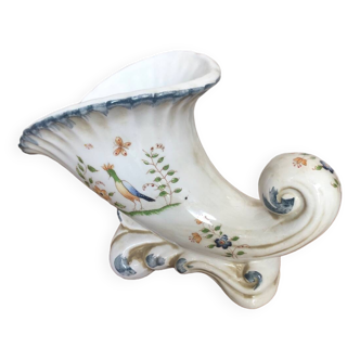 Ancien vase corne abondance céramique blanc décor moustiers vintage