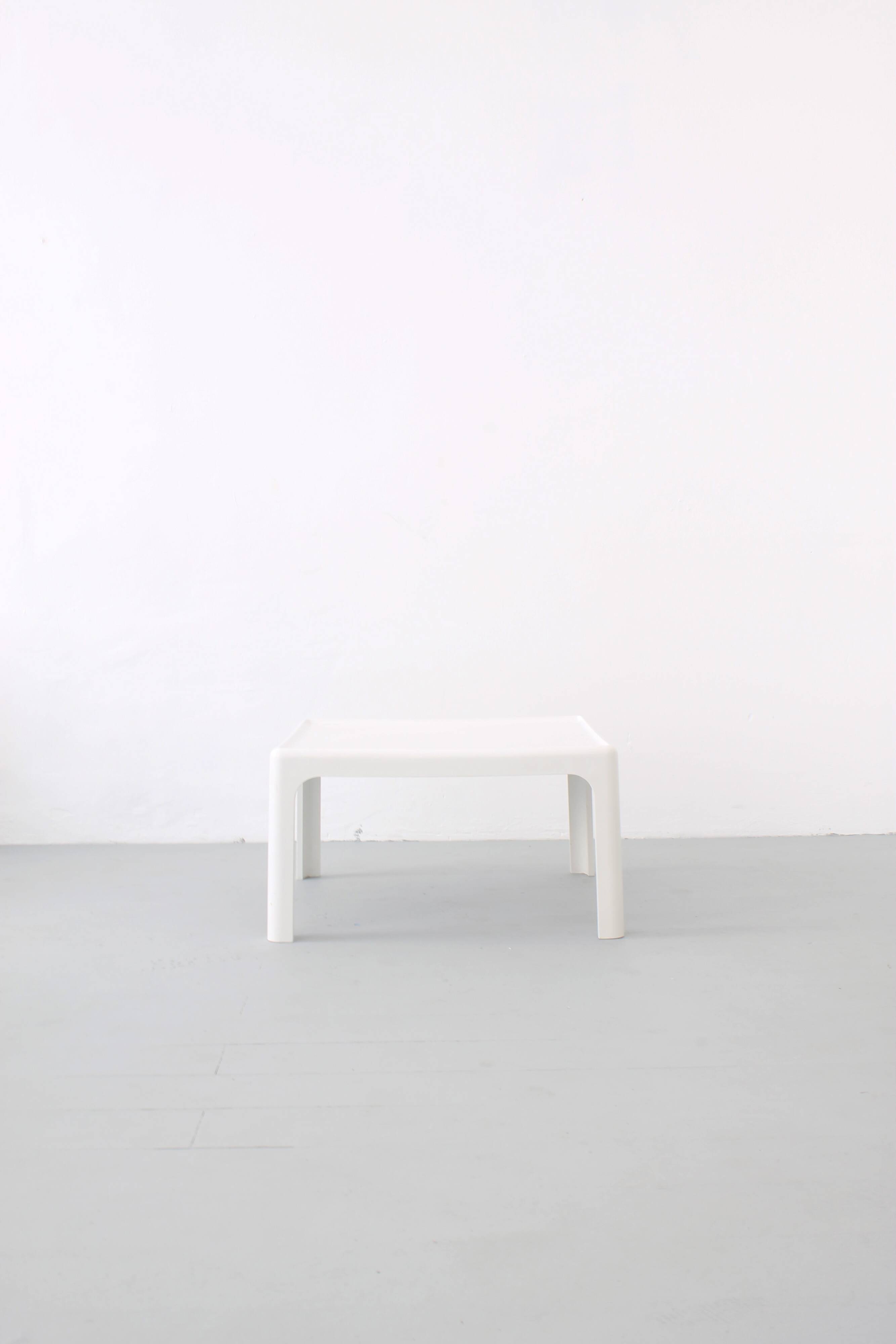 Coffee table by Peter Ghyczy for Horn Collection