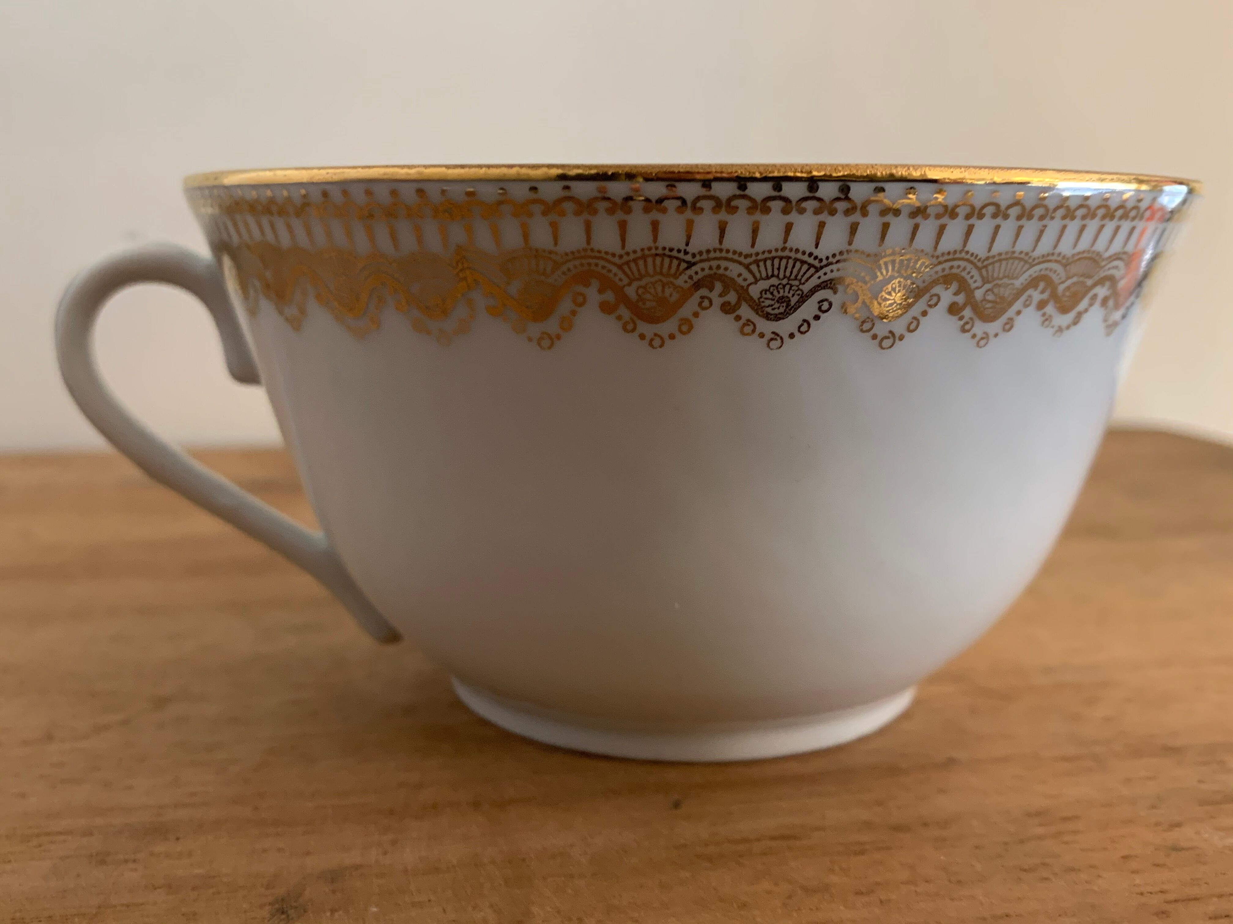 Pair of Bayonne porcelain cups and saucers
