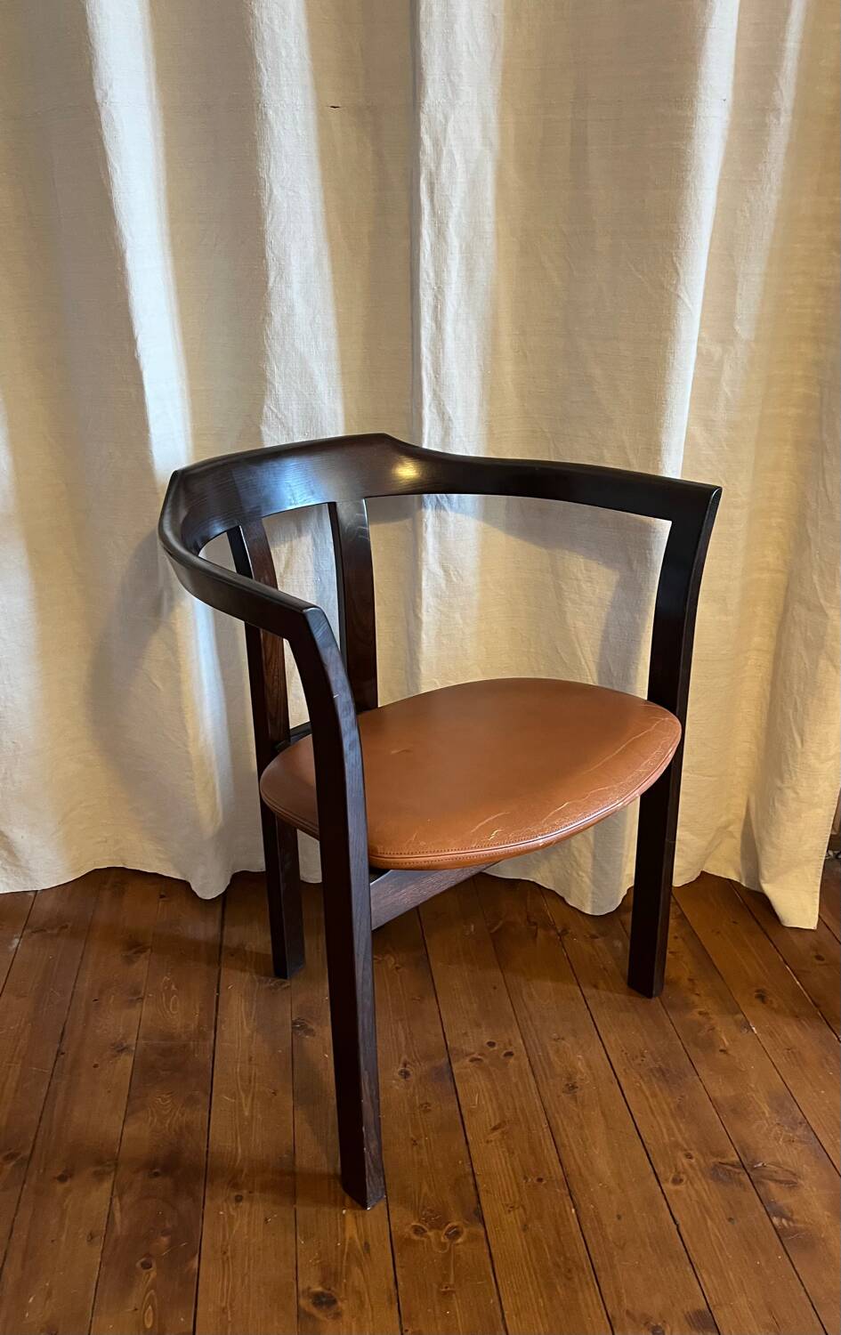 Hans Olsen, Armchair in varnished wood and leather