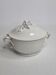 Bonbonnière in white enamelled porcelain, 16 cm