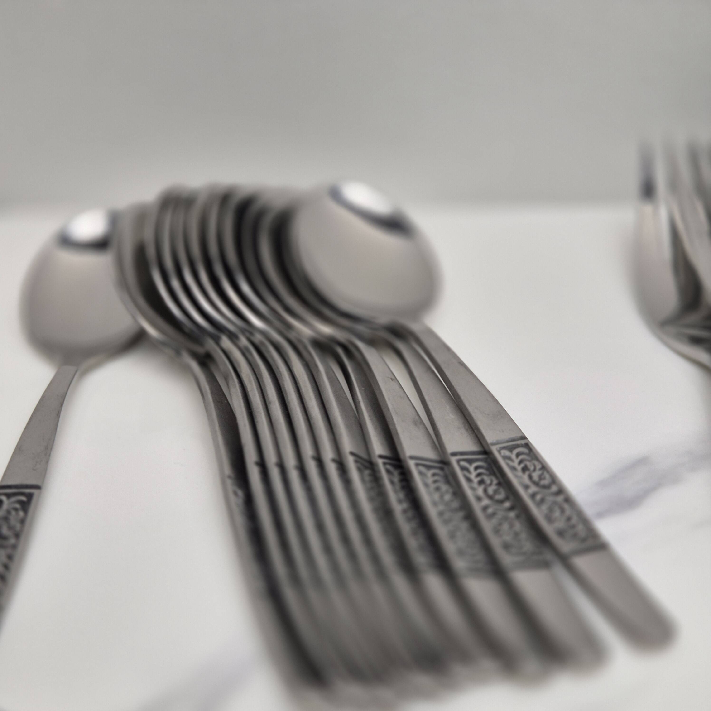 Lot de 45 couverts Amefa Holland Damask Stainless
