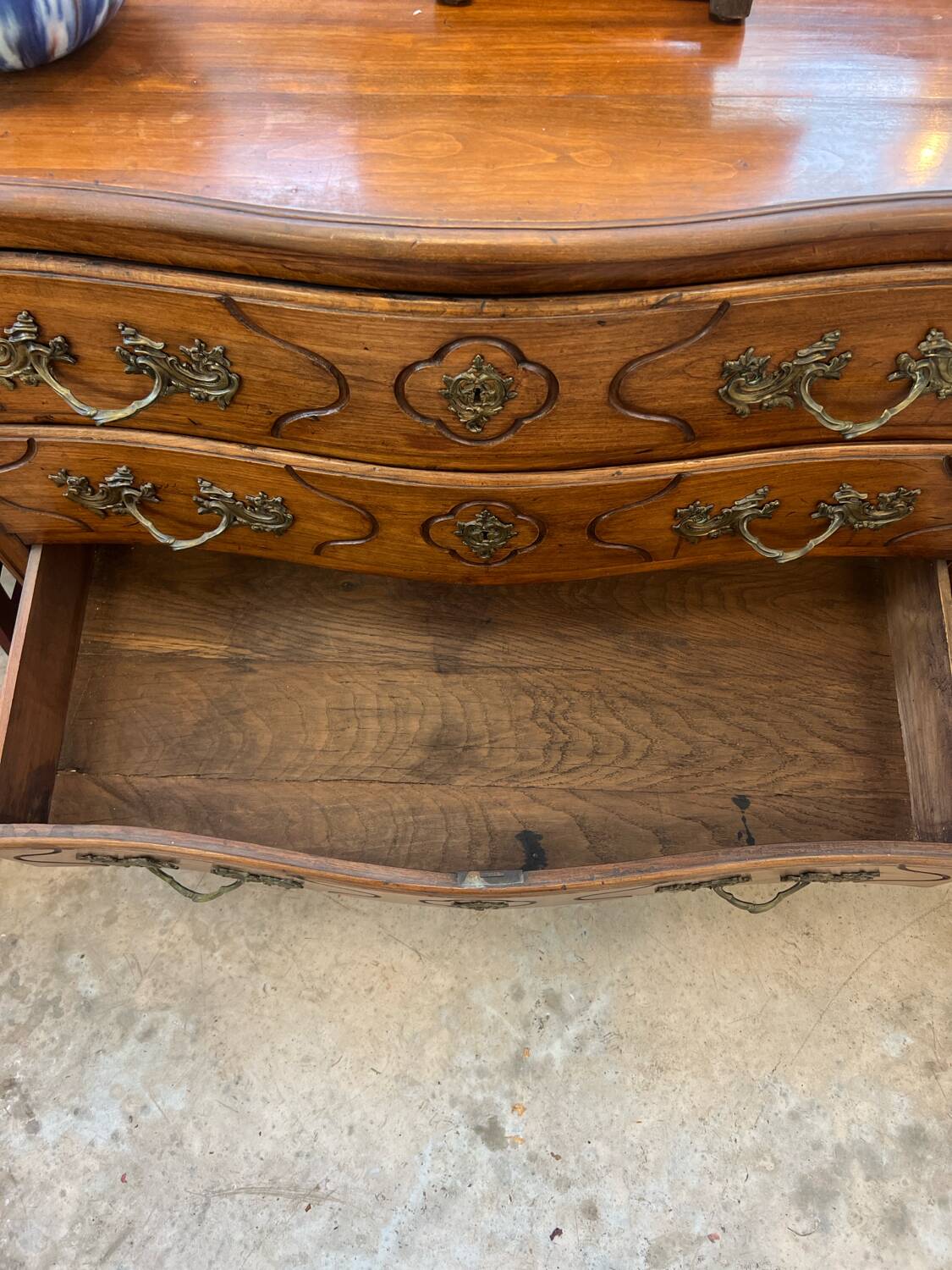 Curved commode in Louis XV style
