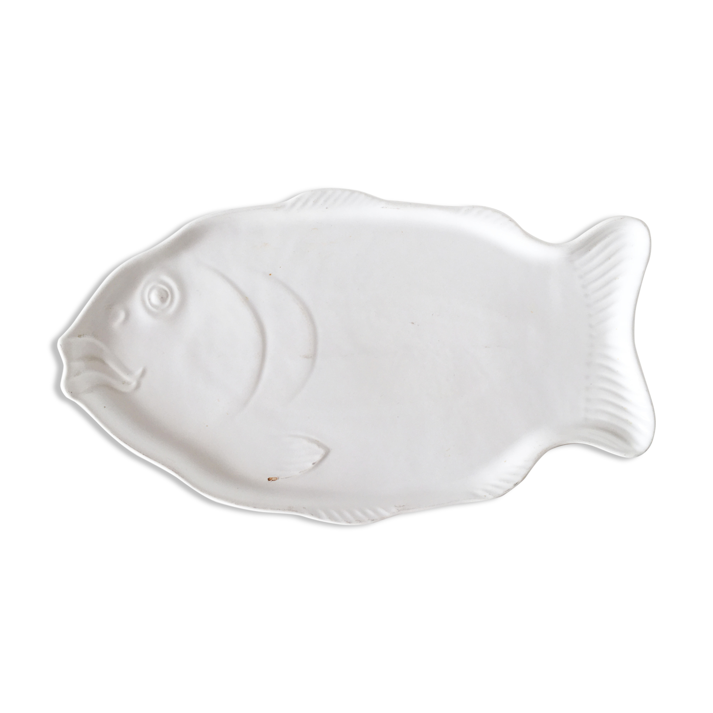 White ceramic fish dish