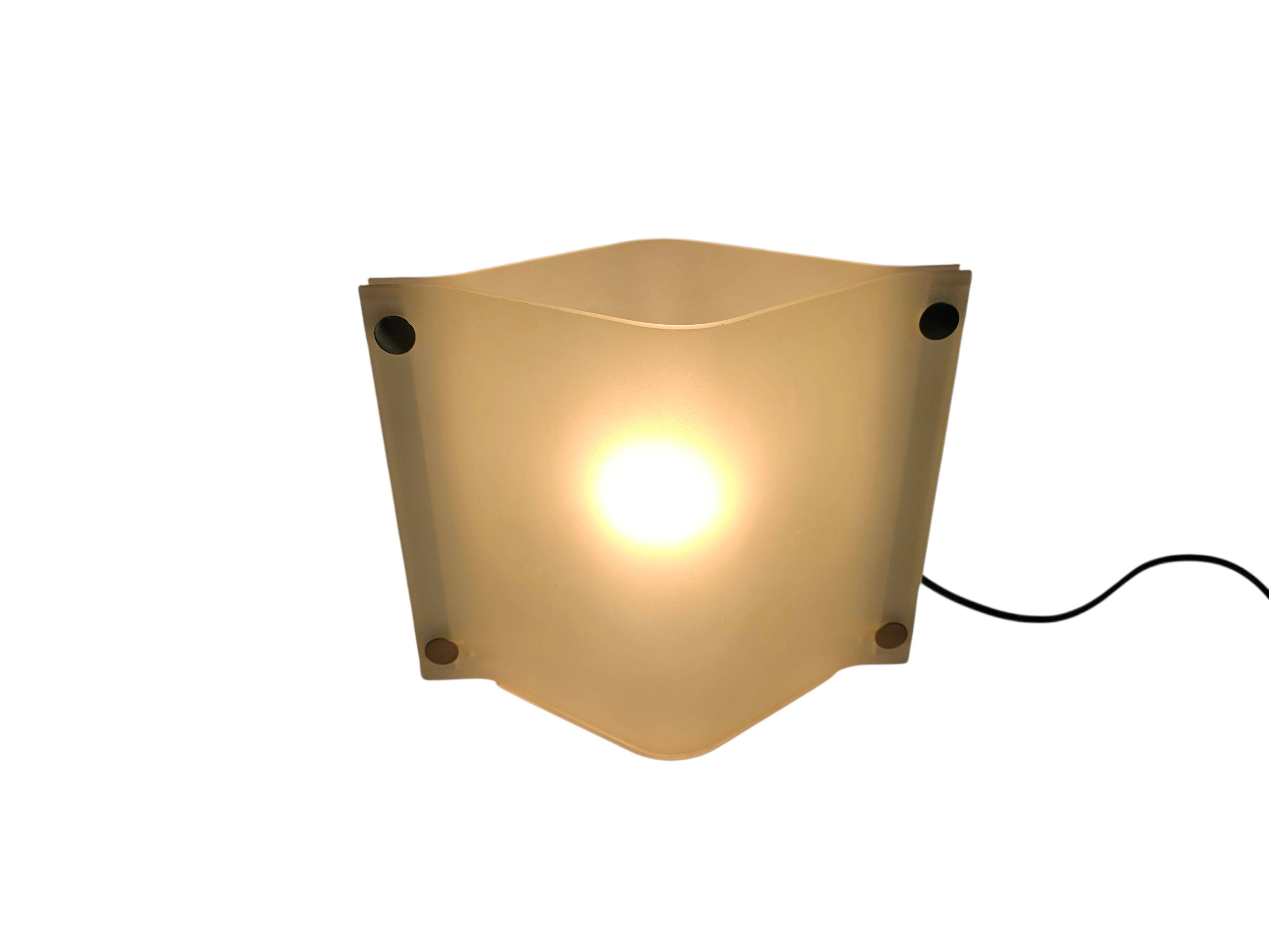 Lumi Moda Italia - lampe de table - verre dépoli - postmoderne - années 80