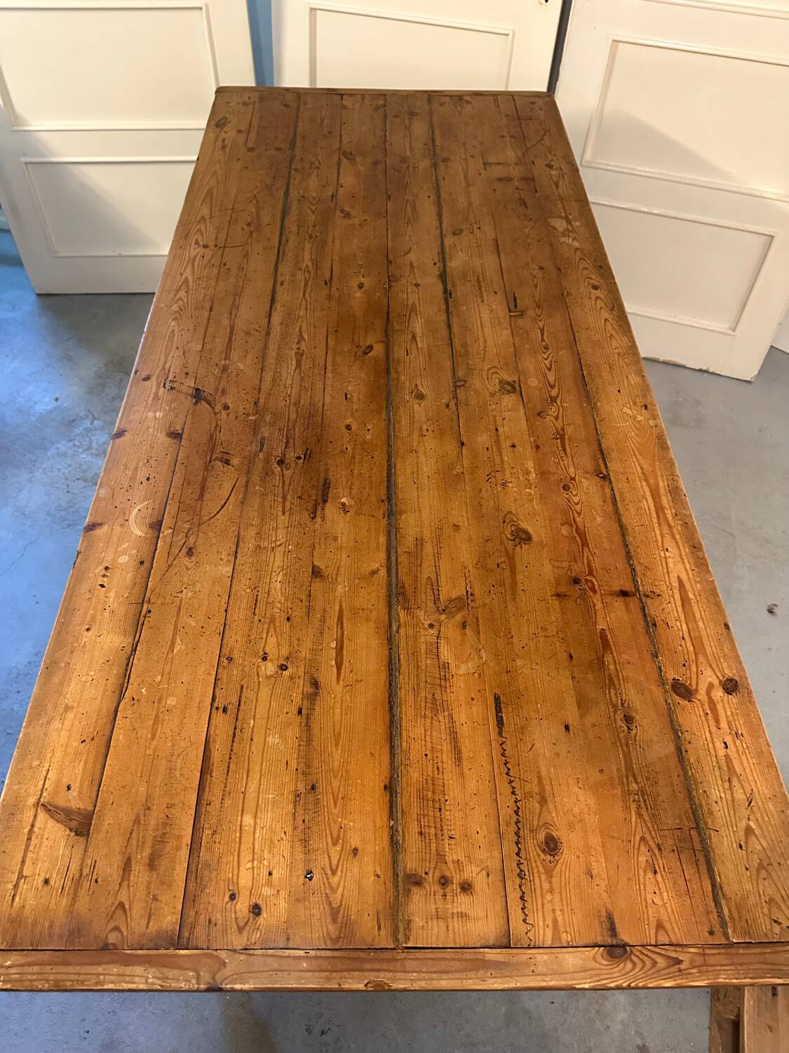 English farmhouse table in solid pine from the late 19th century, L187cm.