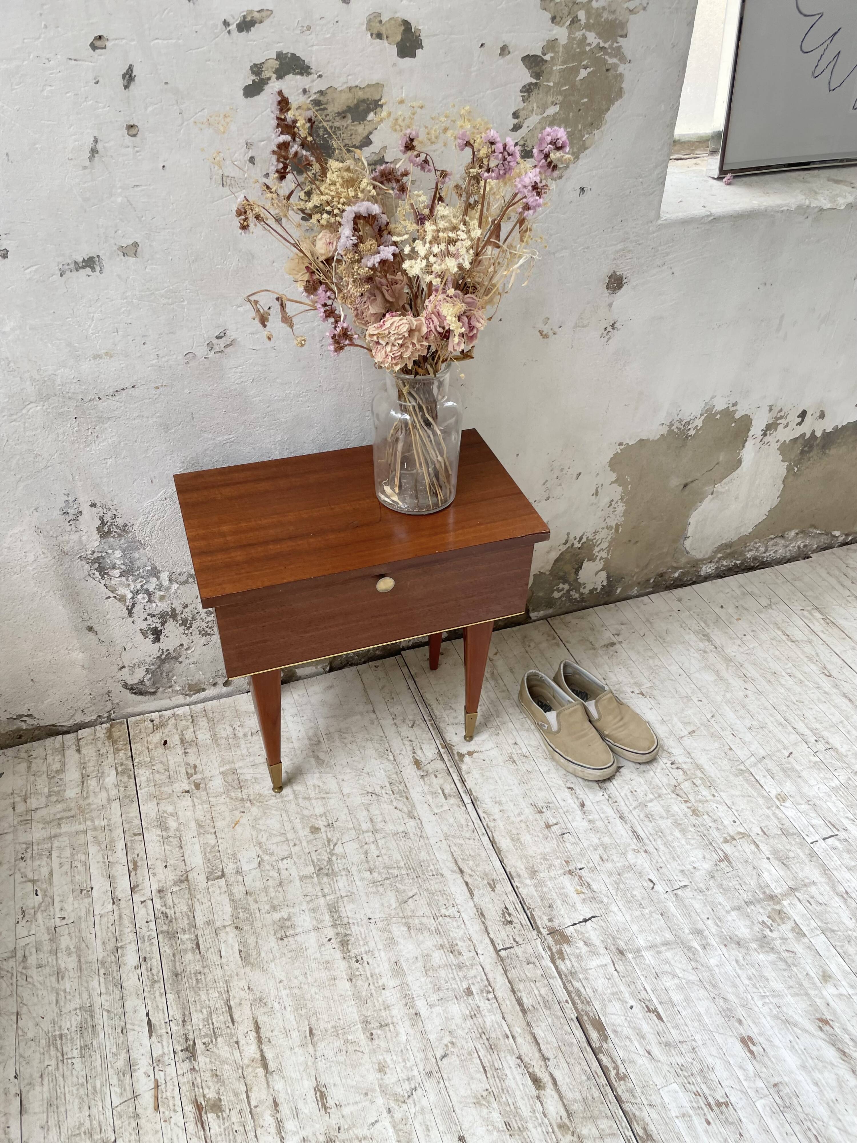 Vintage mahogany veneer bedside table