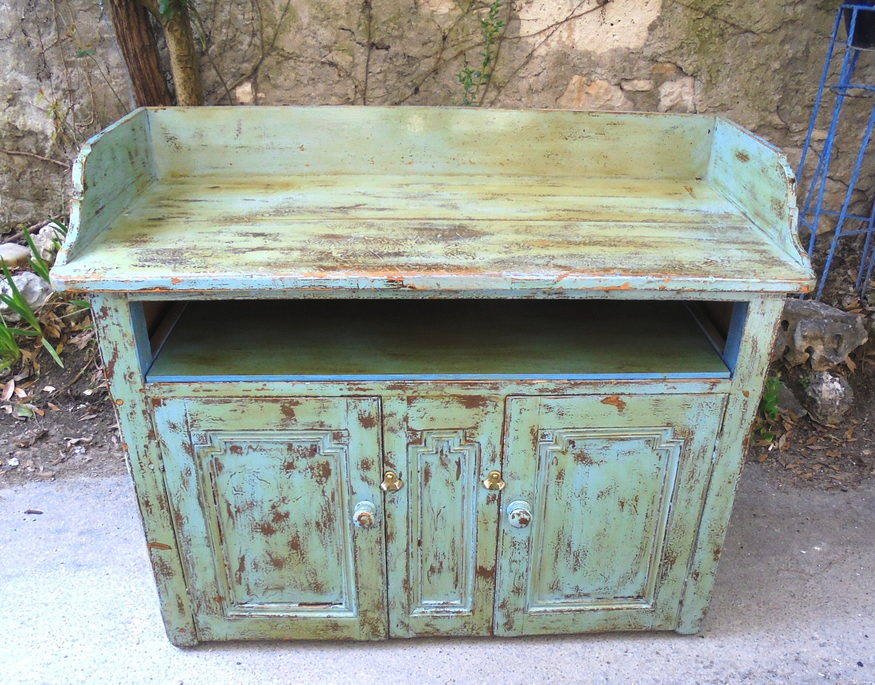 English buffet with dissociable shelf