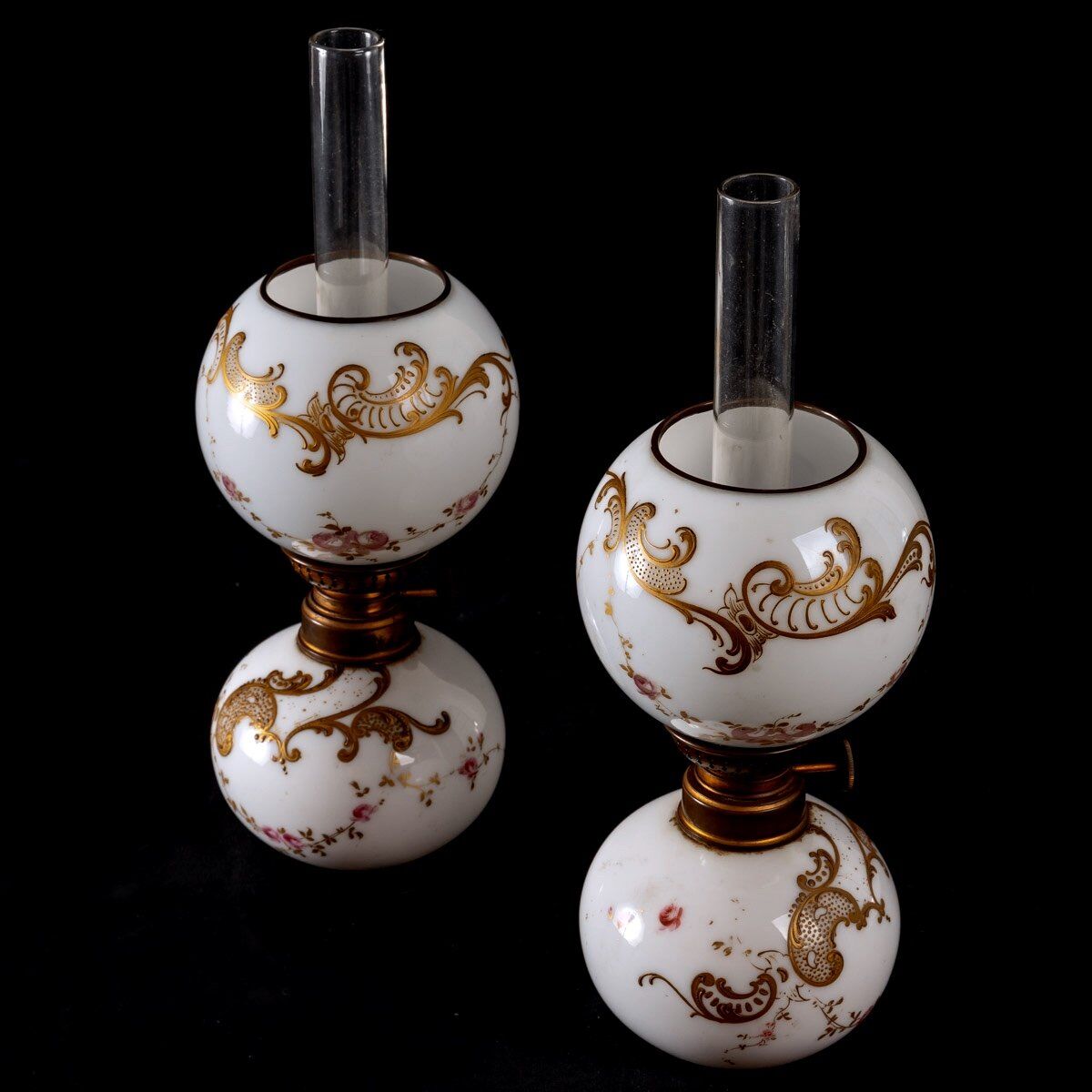 Pair of quinquet in white opaline from Baccarat house early nineteenth century