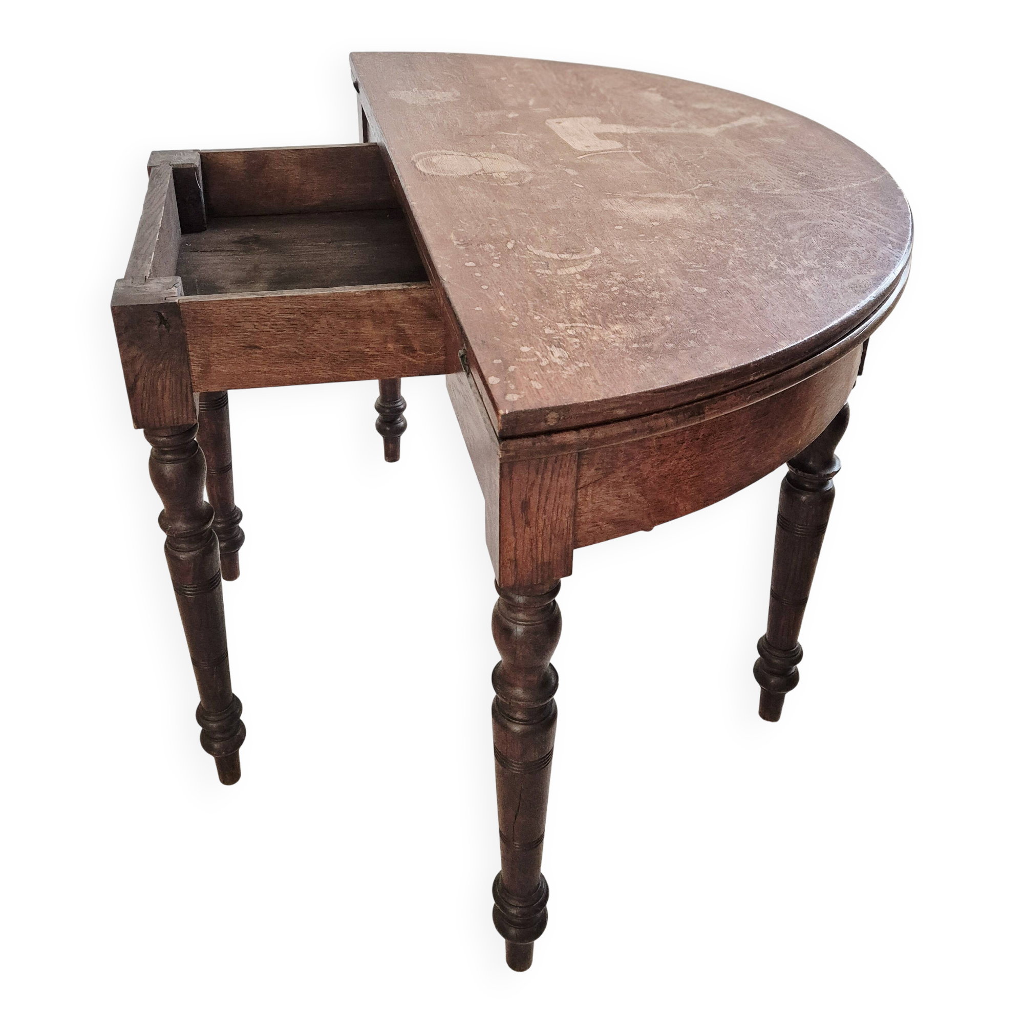 Half-moon table made of solid wood.