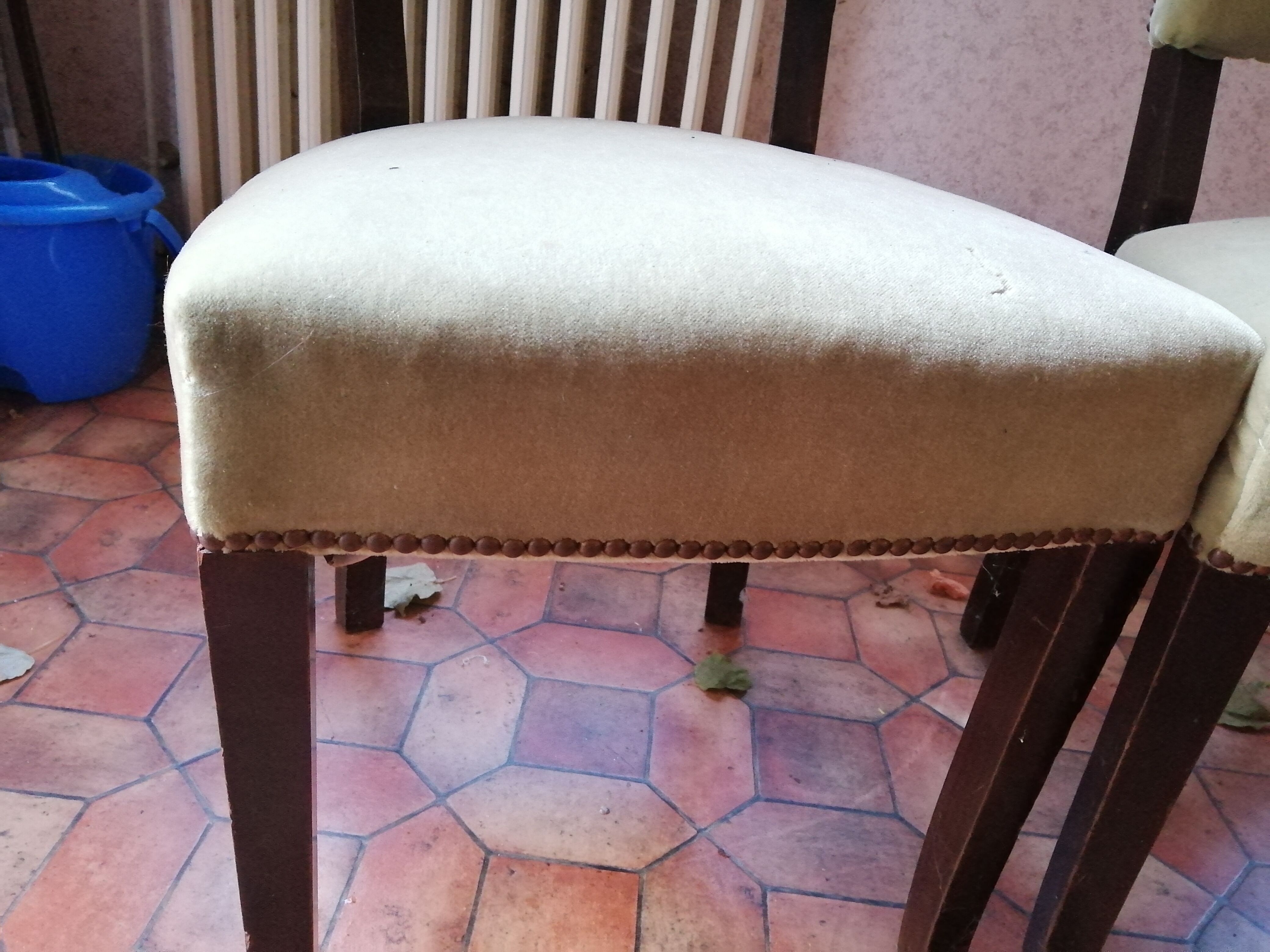 Set of 6 studded velvet chairs