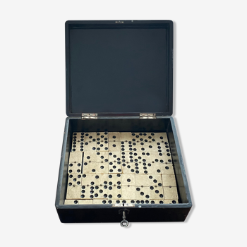 Game of dominoes and its Japanese laqué wooden box "1900"
