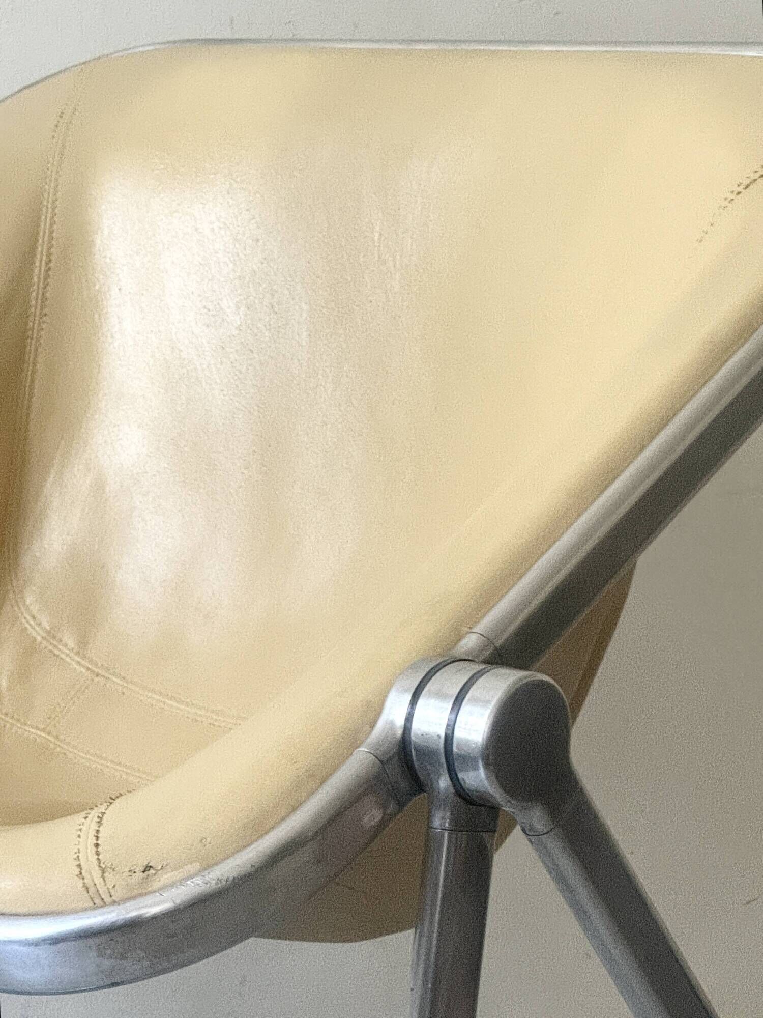Plona Armchair in Beige Leather & Chrome by G. Piretti for A. Castelli, 1970s design