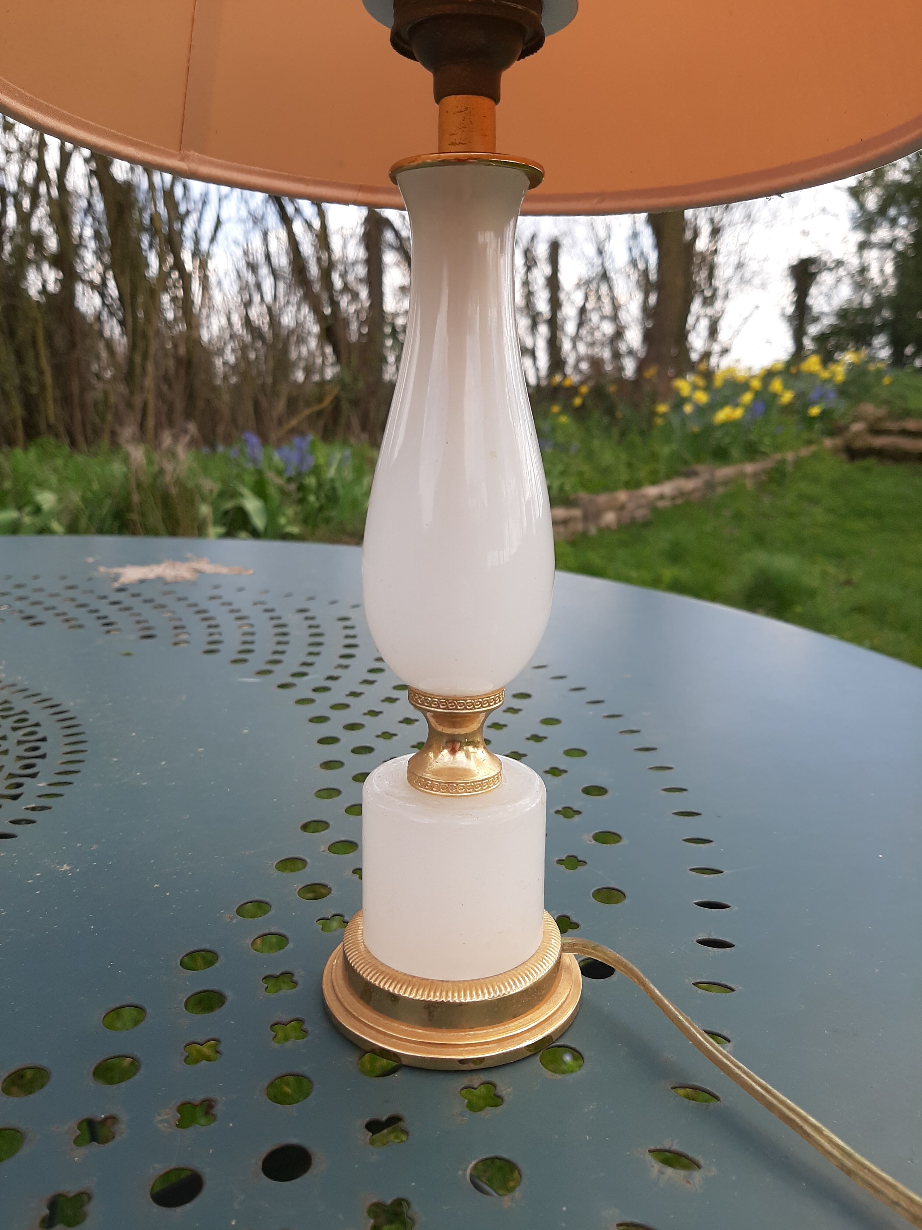 Table lamp