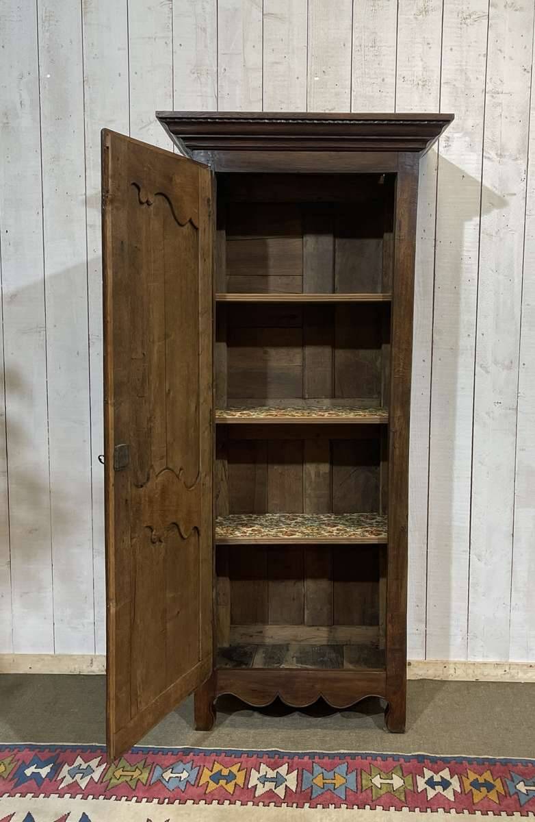 19th-century oak bonnetière