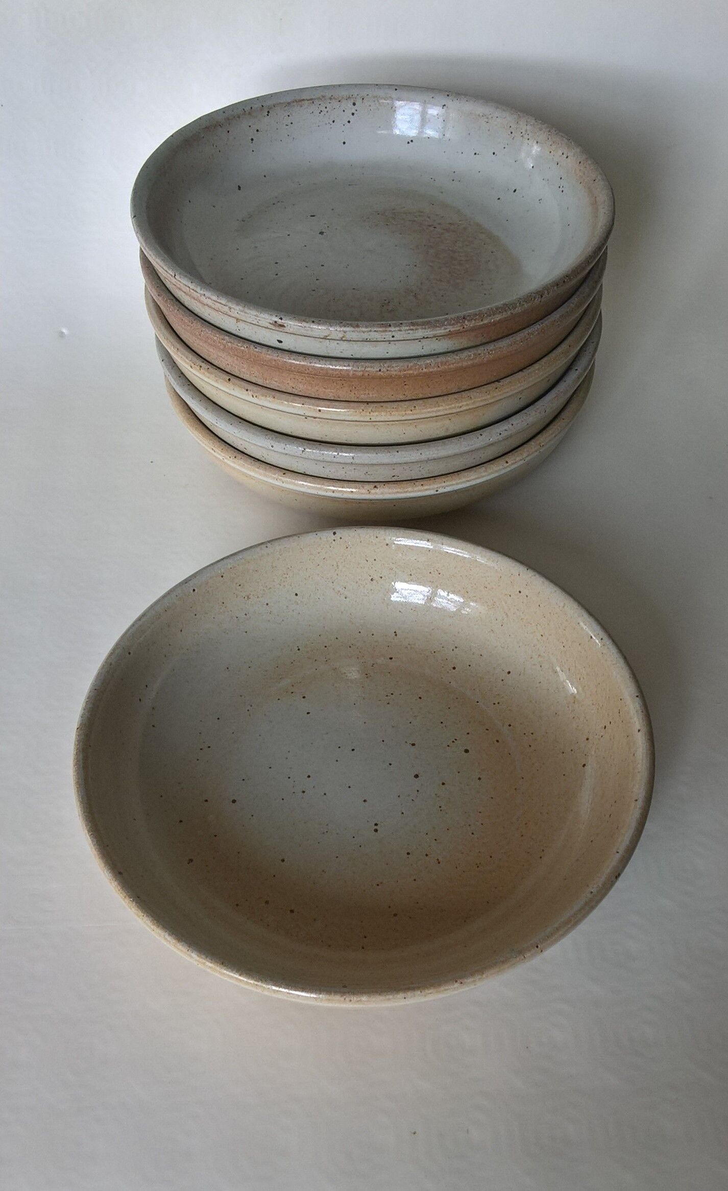 Six hollow plates Sandstone du Marais