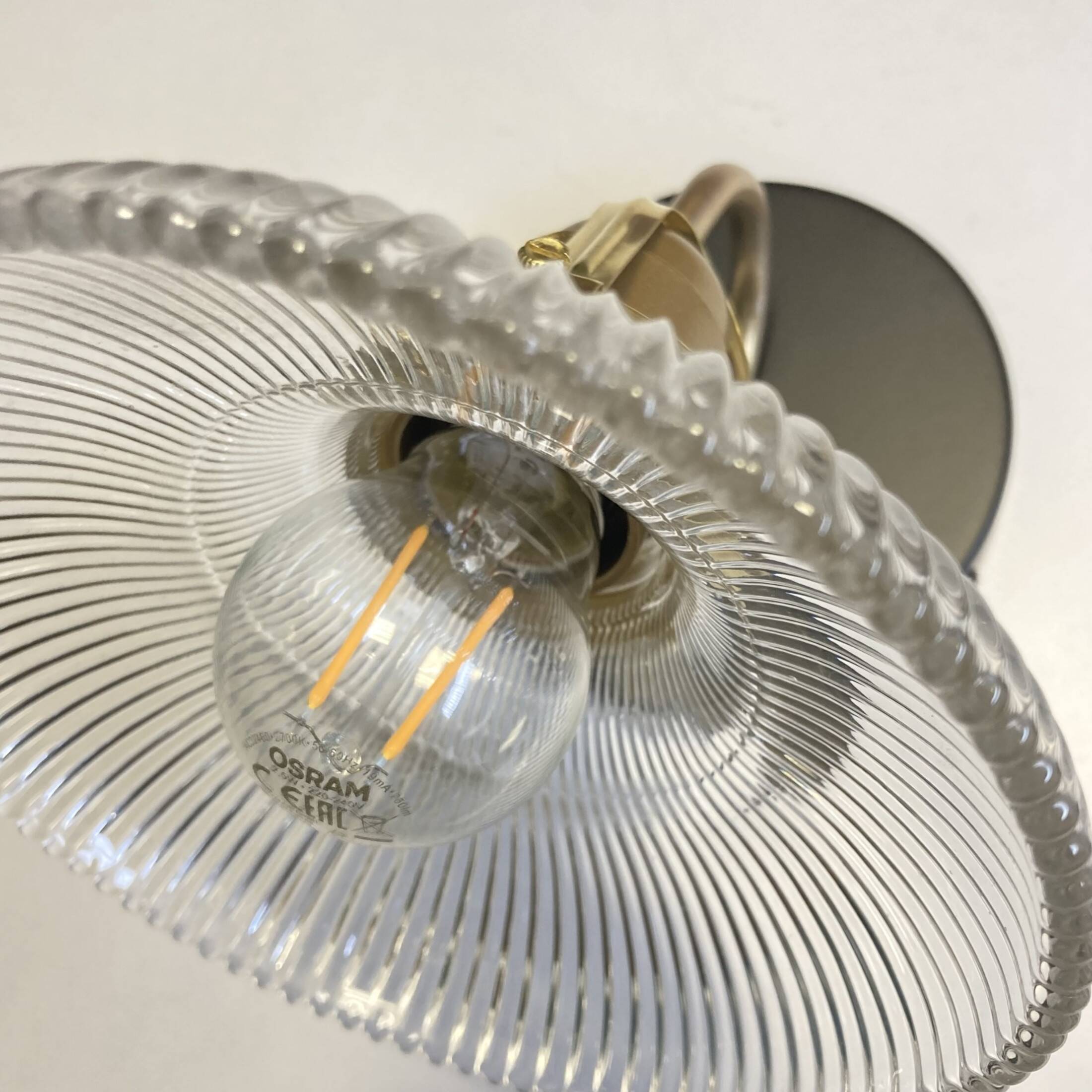 Small swan neck wall light in brass and prismatic glass vintage decoration