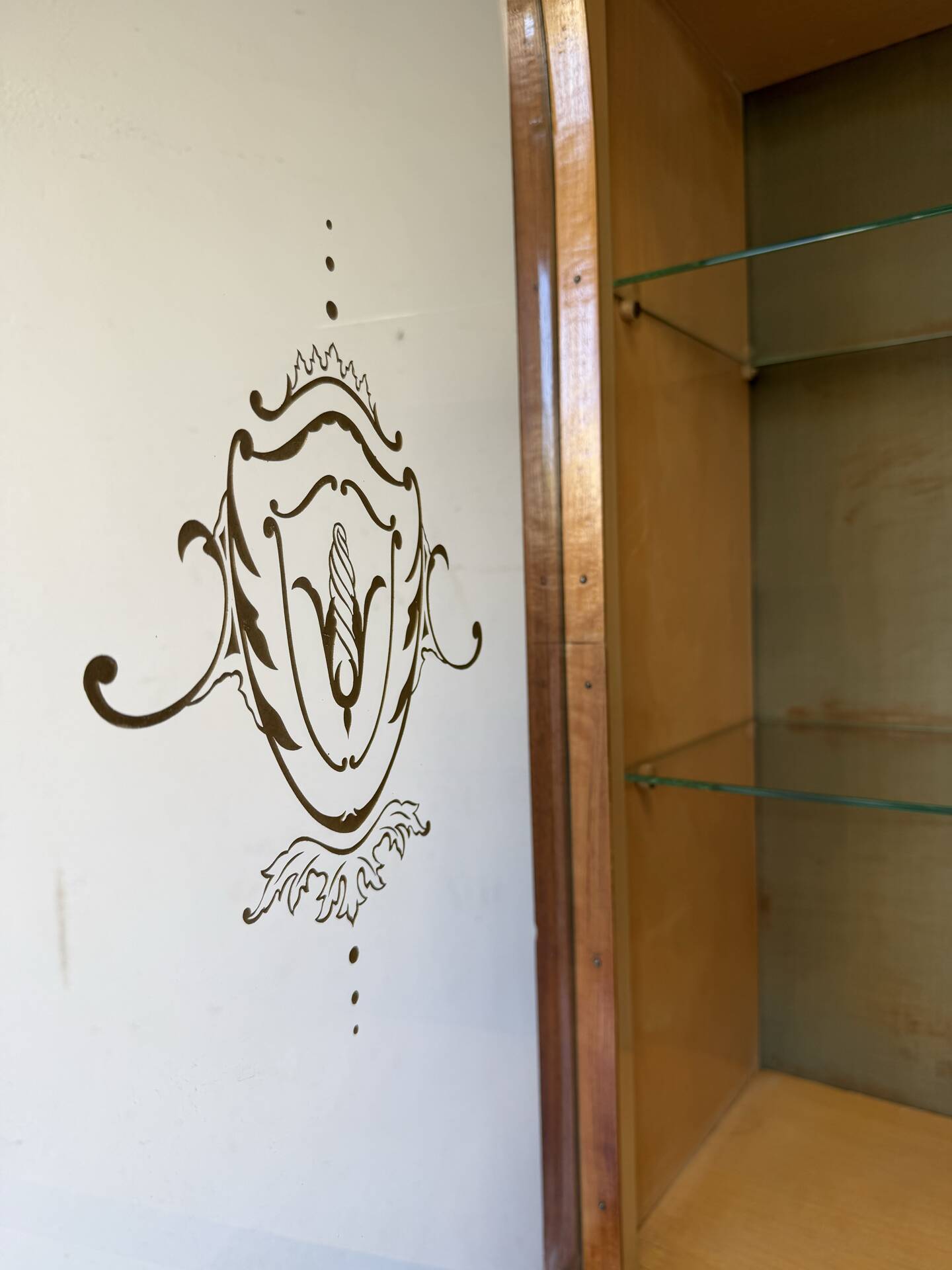 Secretary credenza in marquetry in the Italian Louis XV style from the mid-century, 1960.