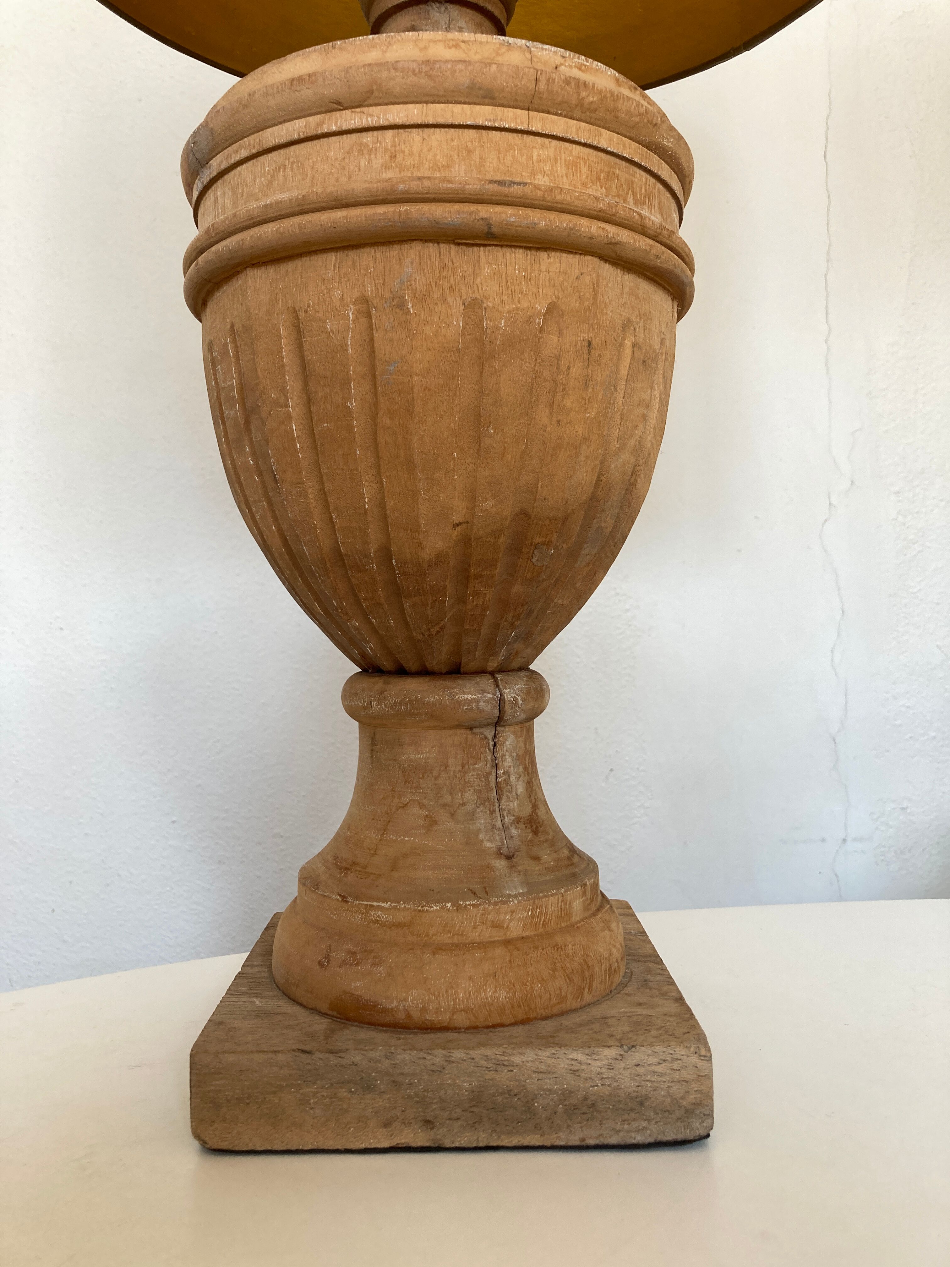 Classic neo-classic wooden baluster lamp in washed XL wood