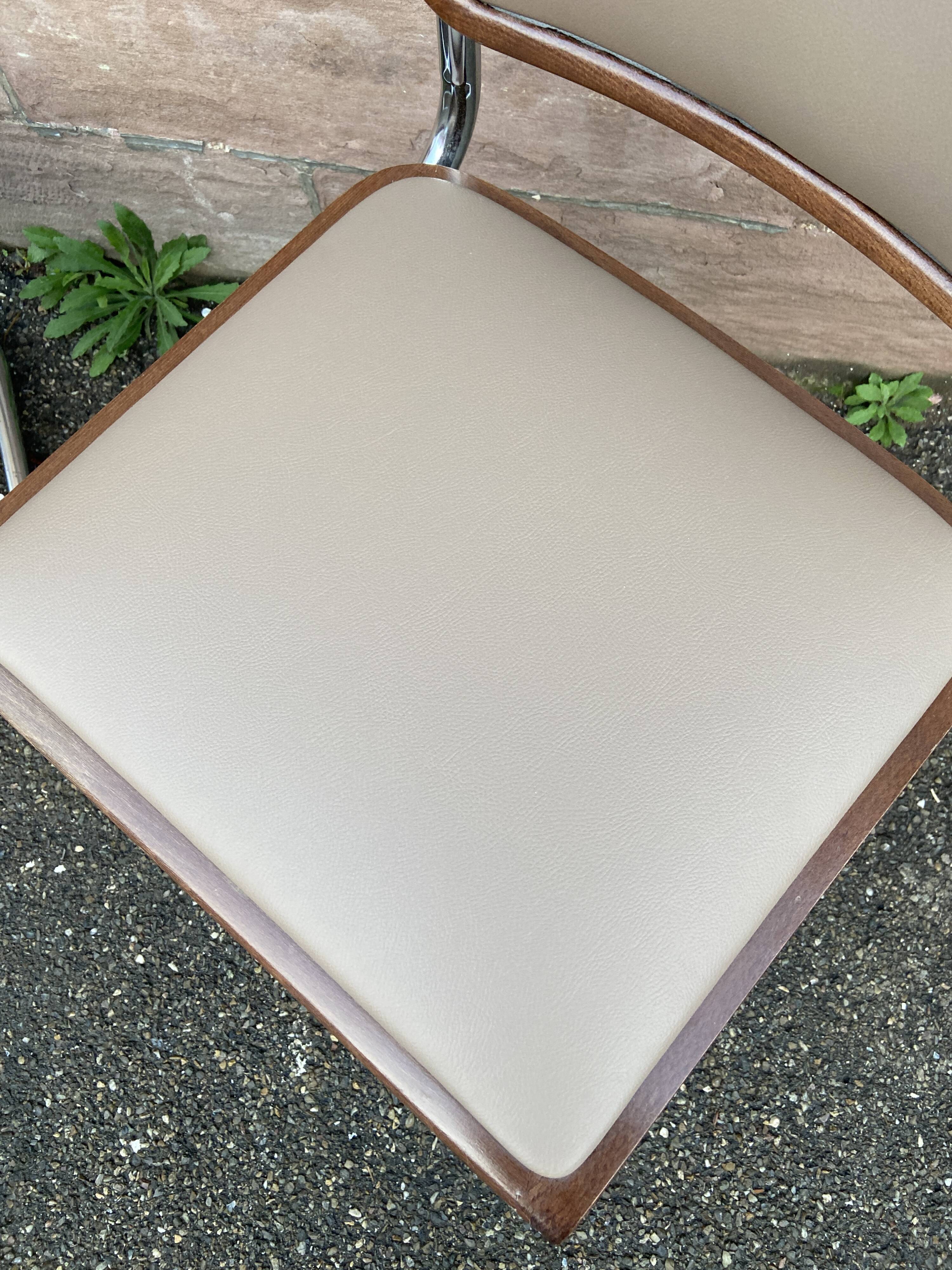 Pair of chairs Cesca B32 by Marcel Breuer Italy 1980