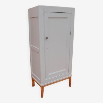 Armoire parisienne