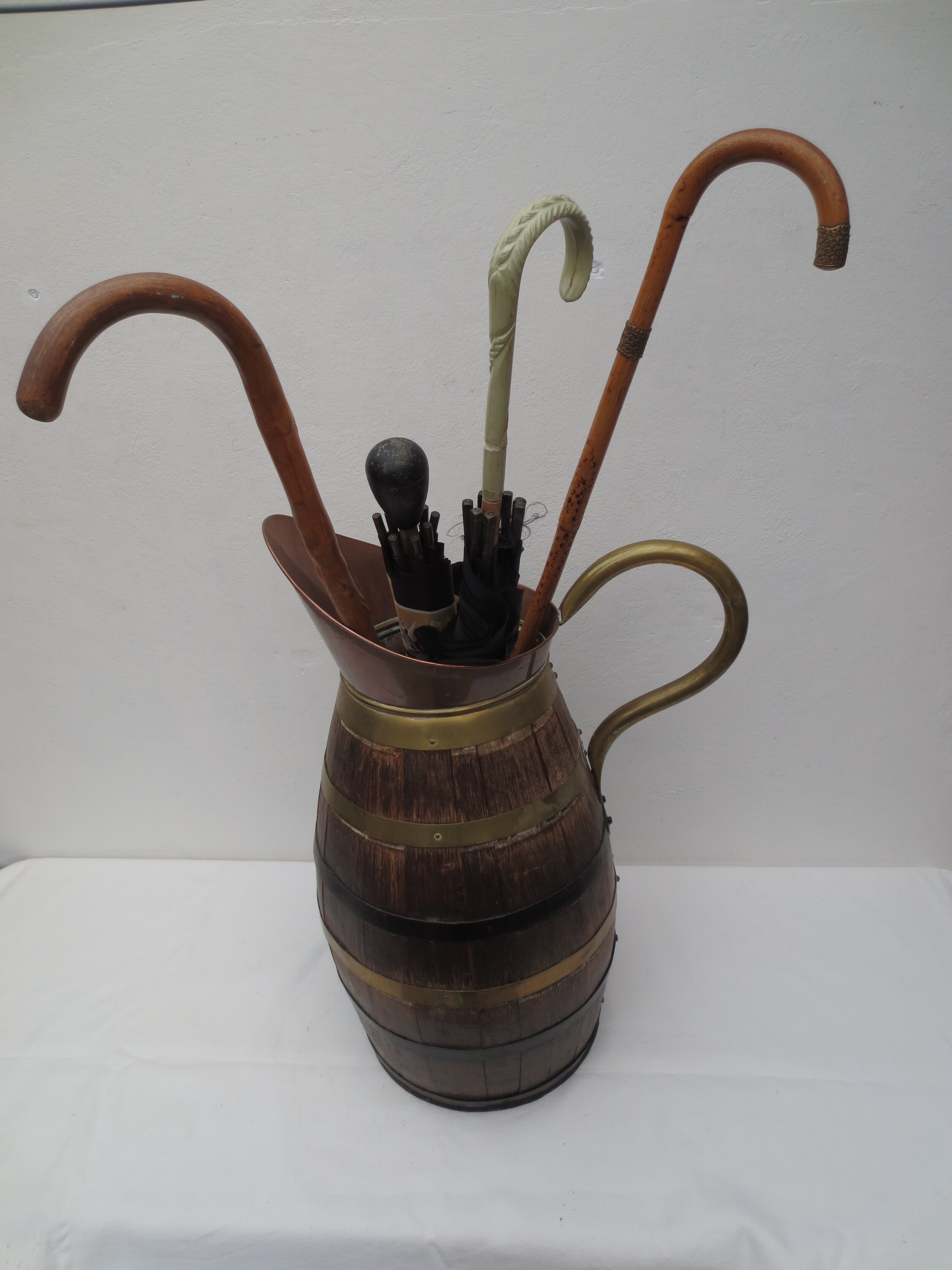 wooden umbrella/broc door