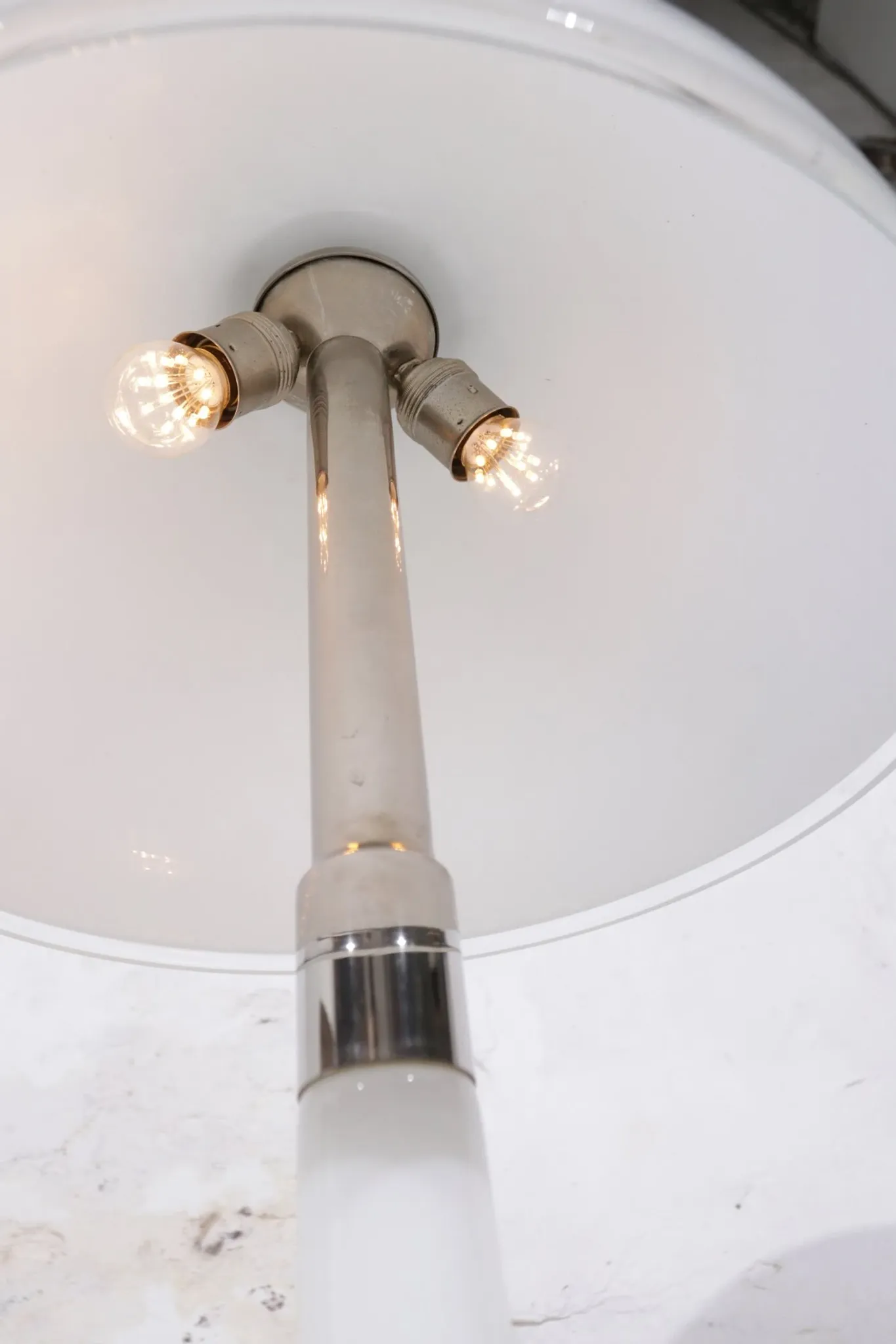 Mid-century Italian opaline white Murano table lamp