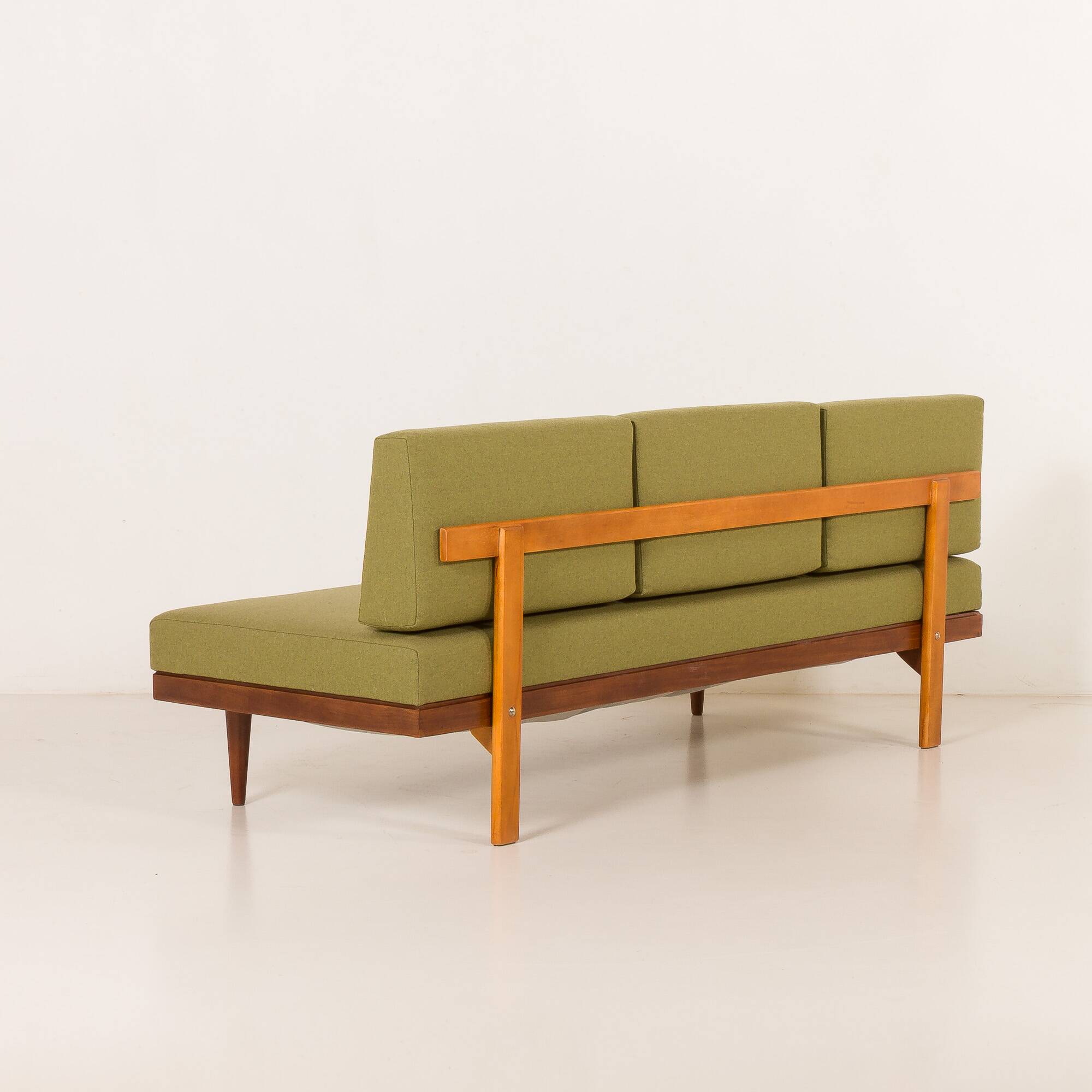 Svane daybed suit, set of 2 sofas and a side table by Igmar Relling, Norway