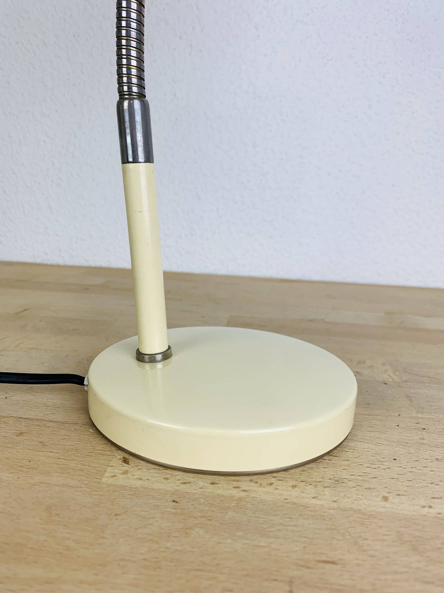 Lampe de bureau années 60 métal beige
