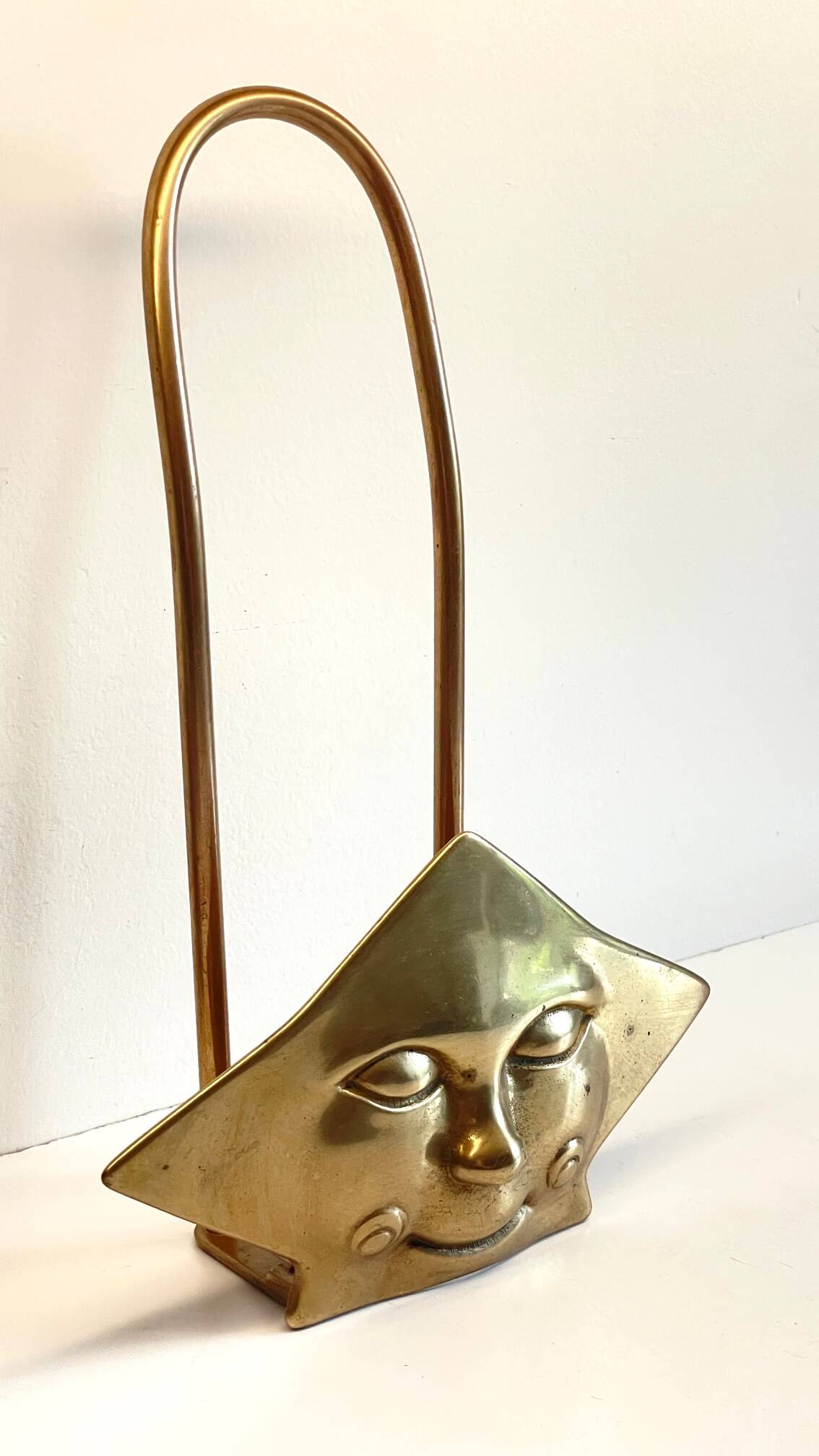 Display star shape mail holder in vintage brass