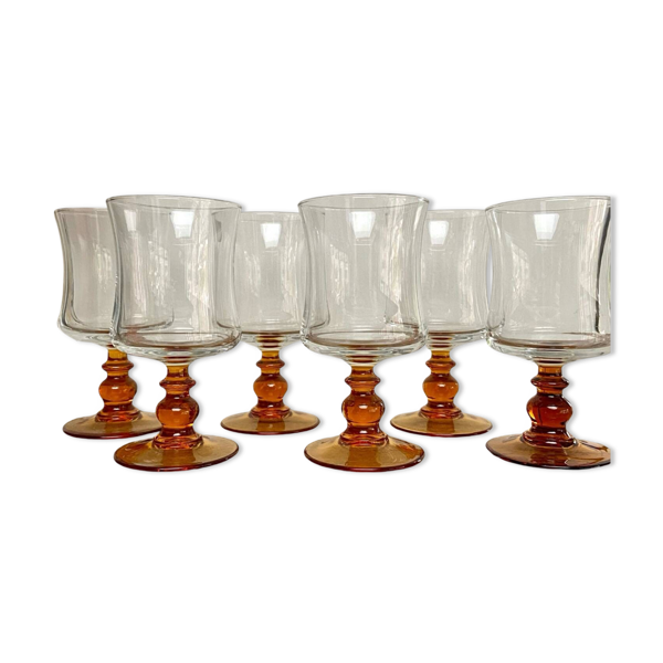 6 verres à pieds ambrés