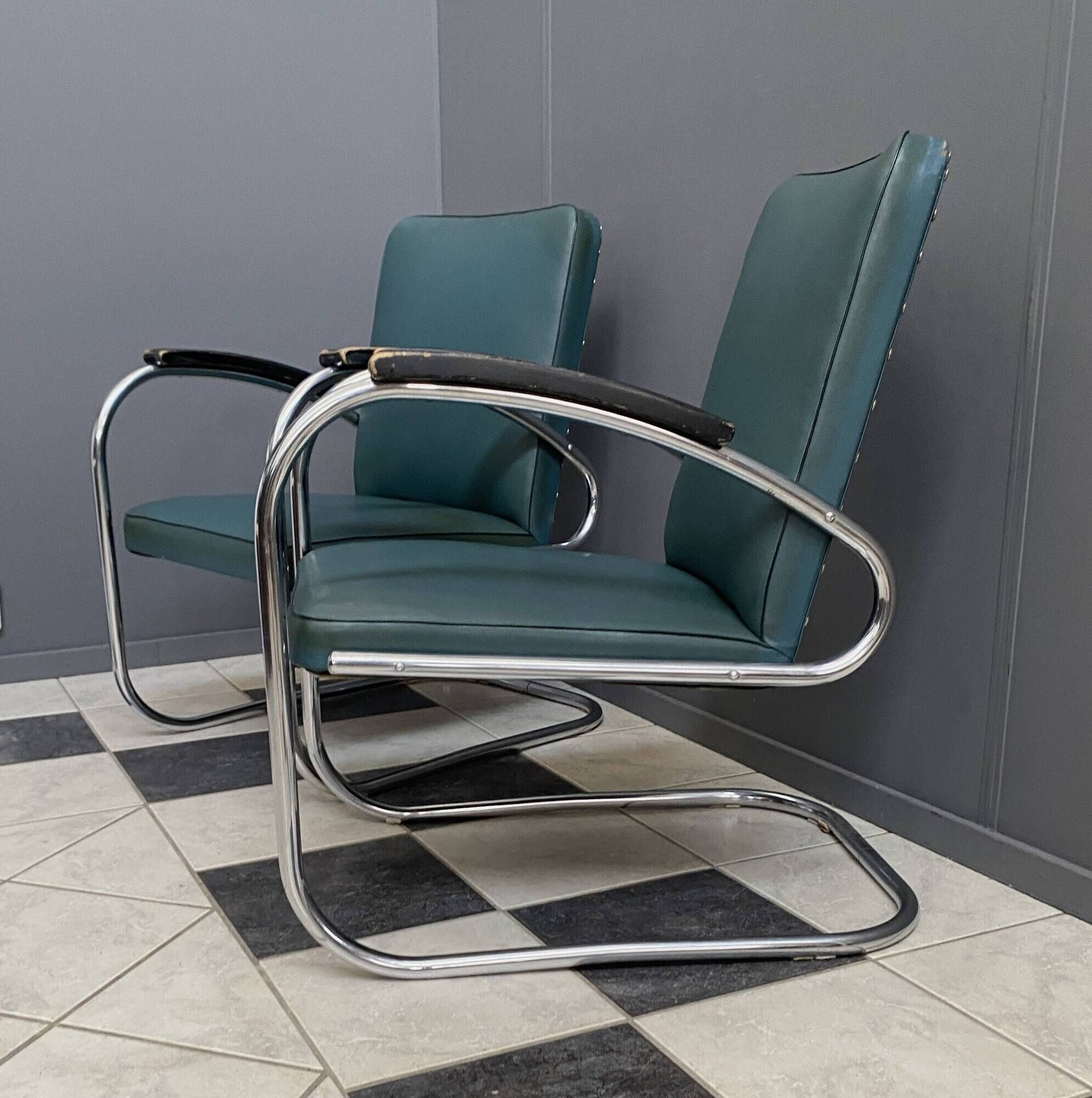 Set of 2 Green Mauser tubular chairs model RS7 Bauhaus 1930s