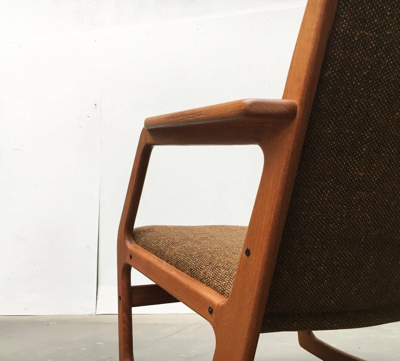 Mid-century model 100 rocking chair in Danish teak by Søren Georg Jensen for Kubus Møbler, 1960s.