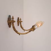 Antique wall lights in gilded brass – Louis XV style, charm and elegance