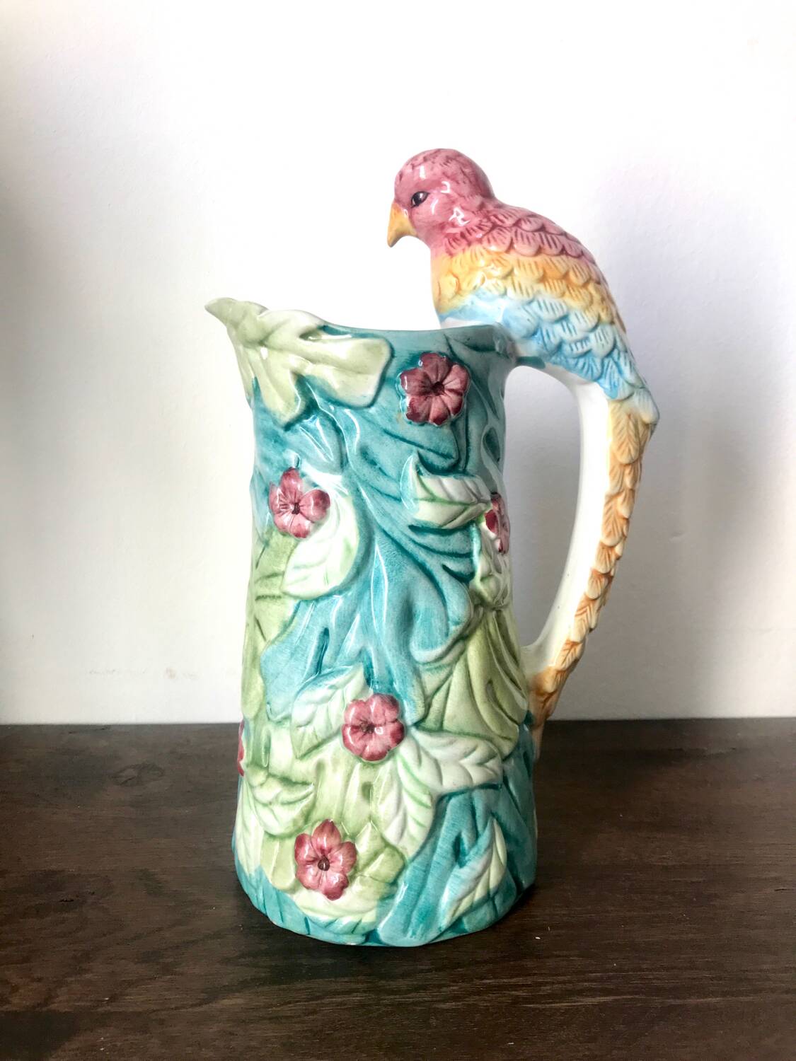 Parakeet pitcher in slip