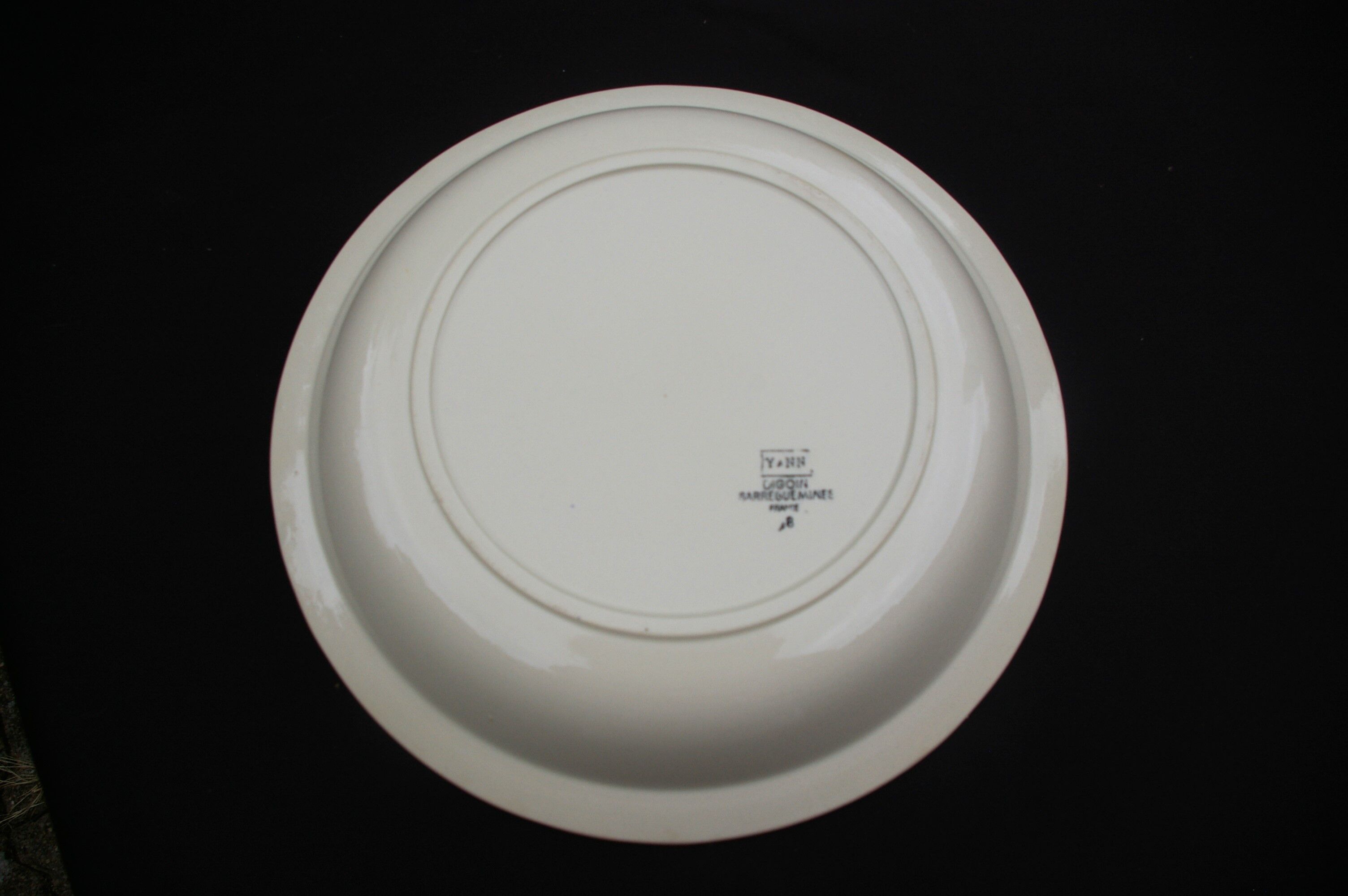 Large hollow earthenware dish by Digoin Sarreguemines model Yann