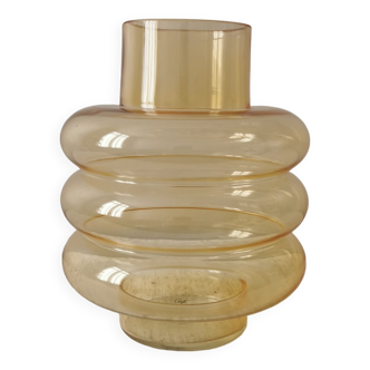 Second hand vase