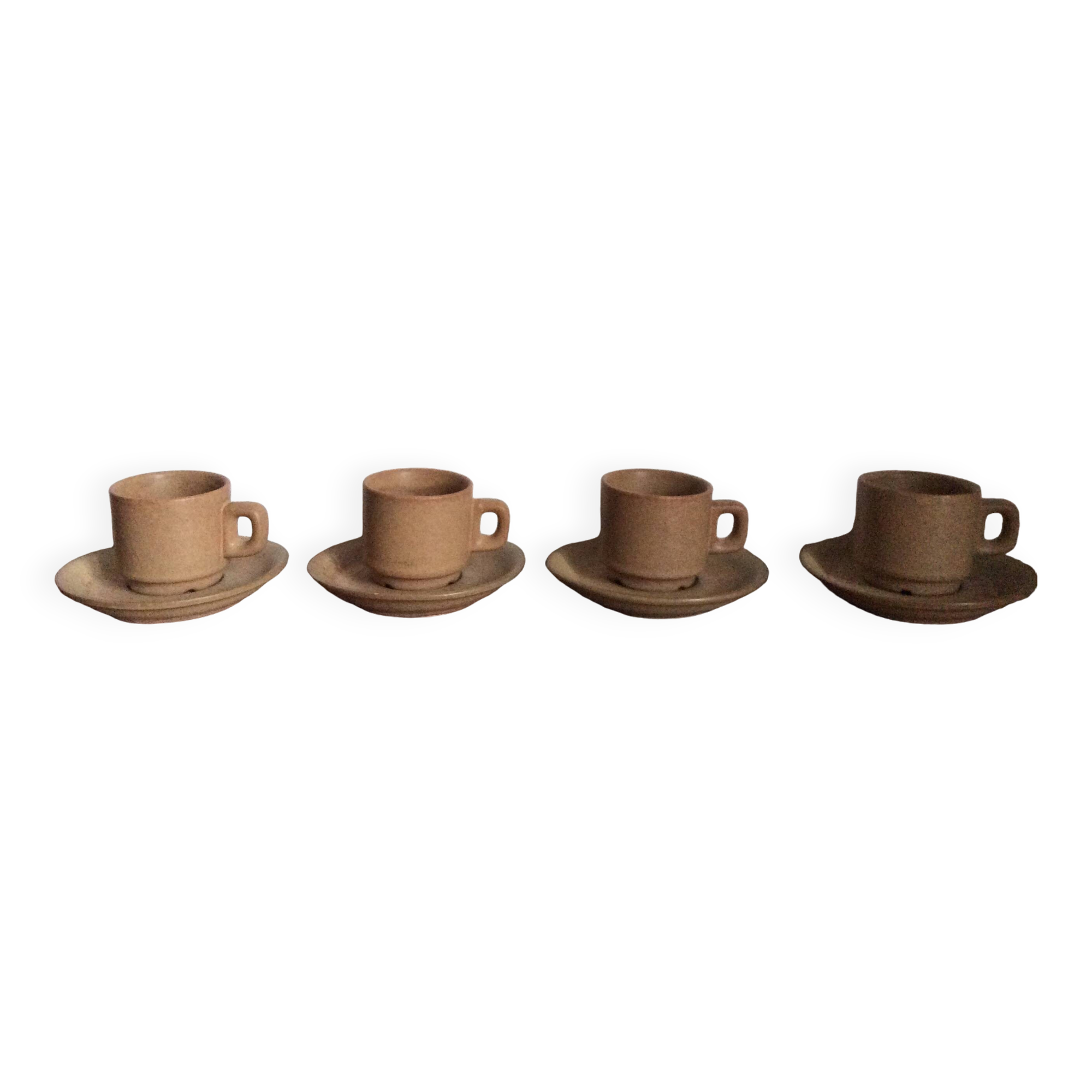 4 stoneware coffee cups