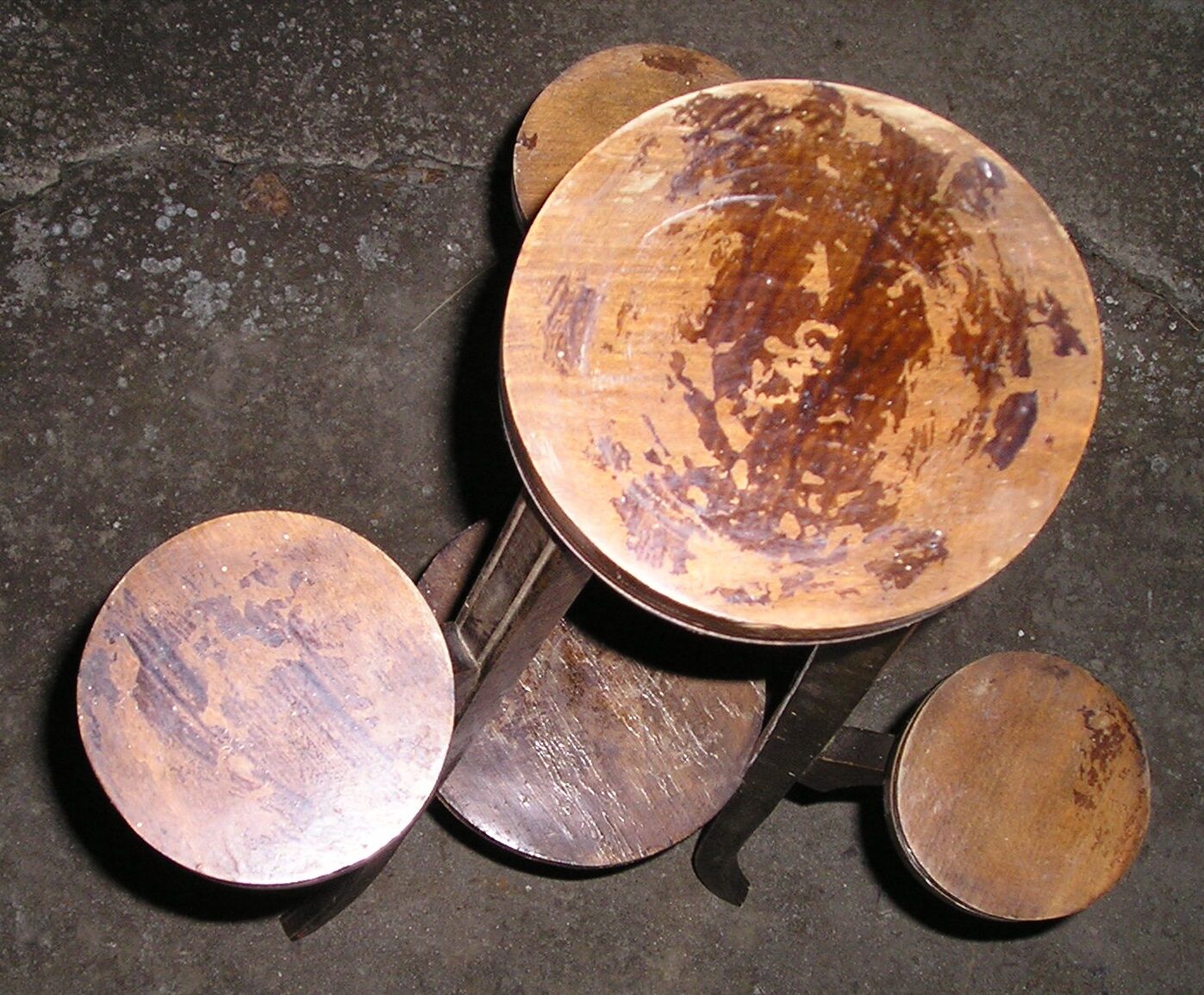 5 shelves of the 1950s harness