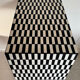 Commode en marqueterie de damier