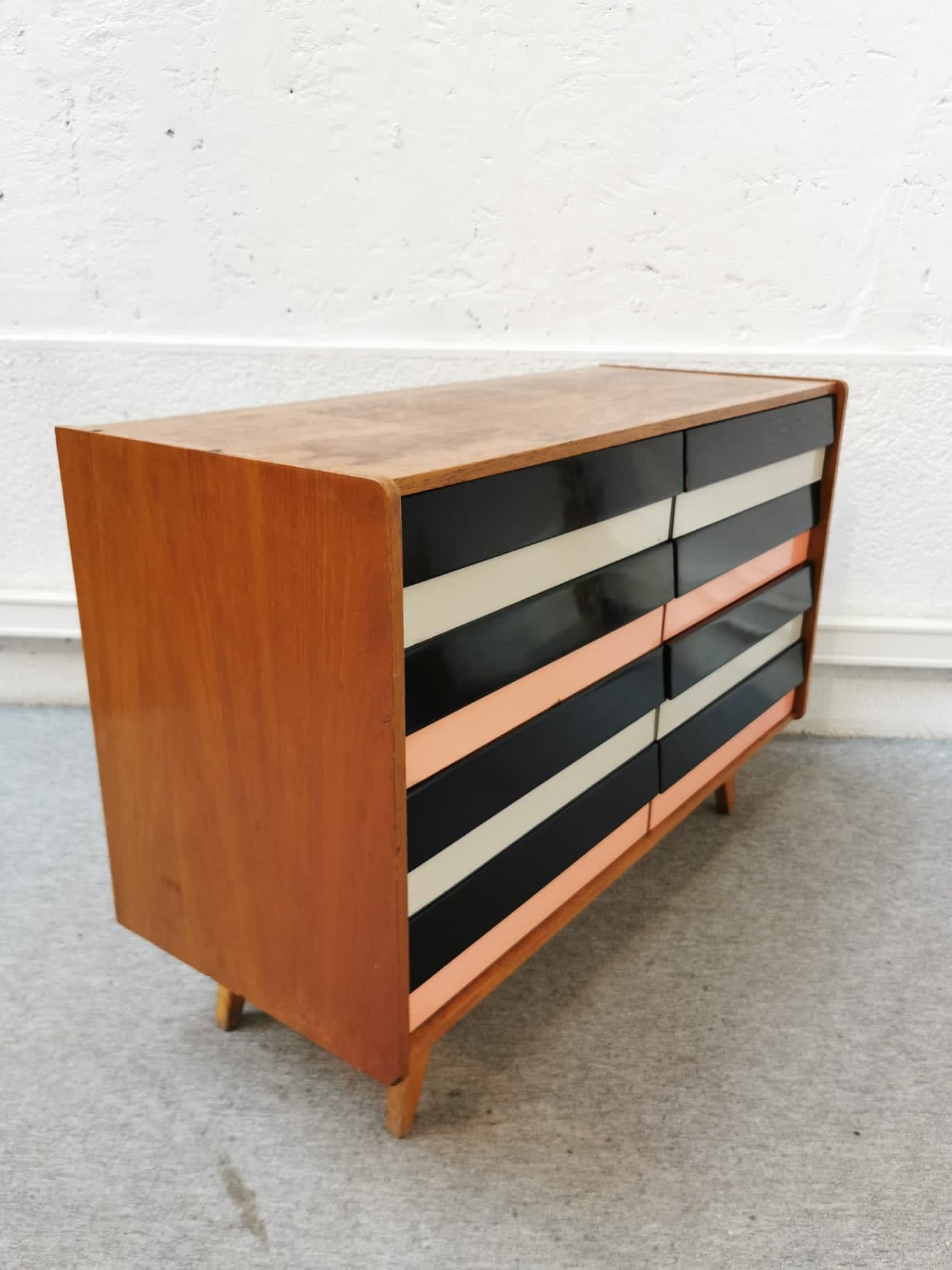 Commode de Jiri Jiroutek
