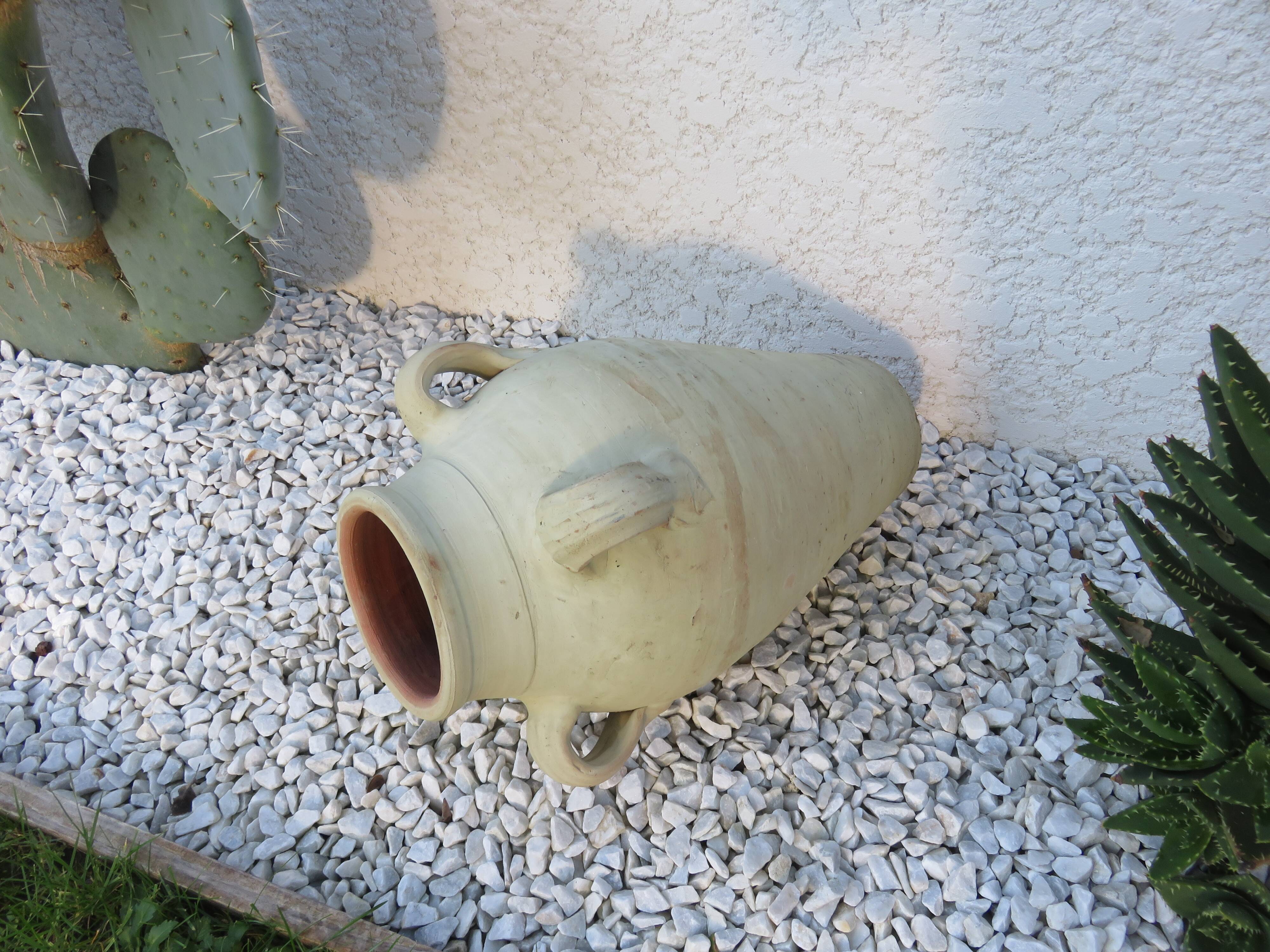 Earthenware pot with handles from the 1960s.