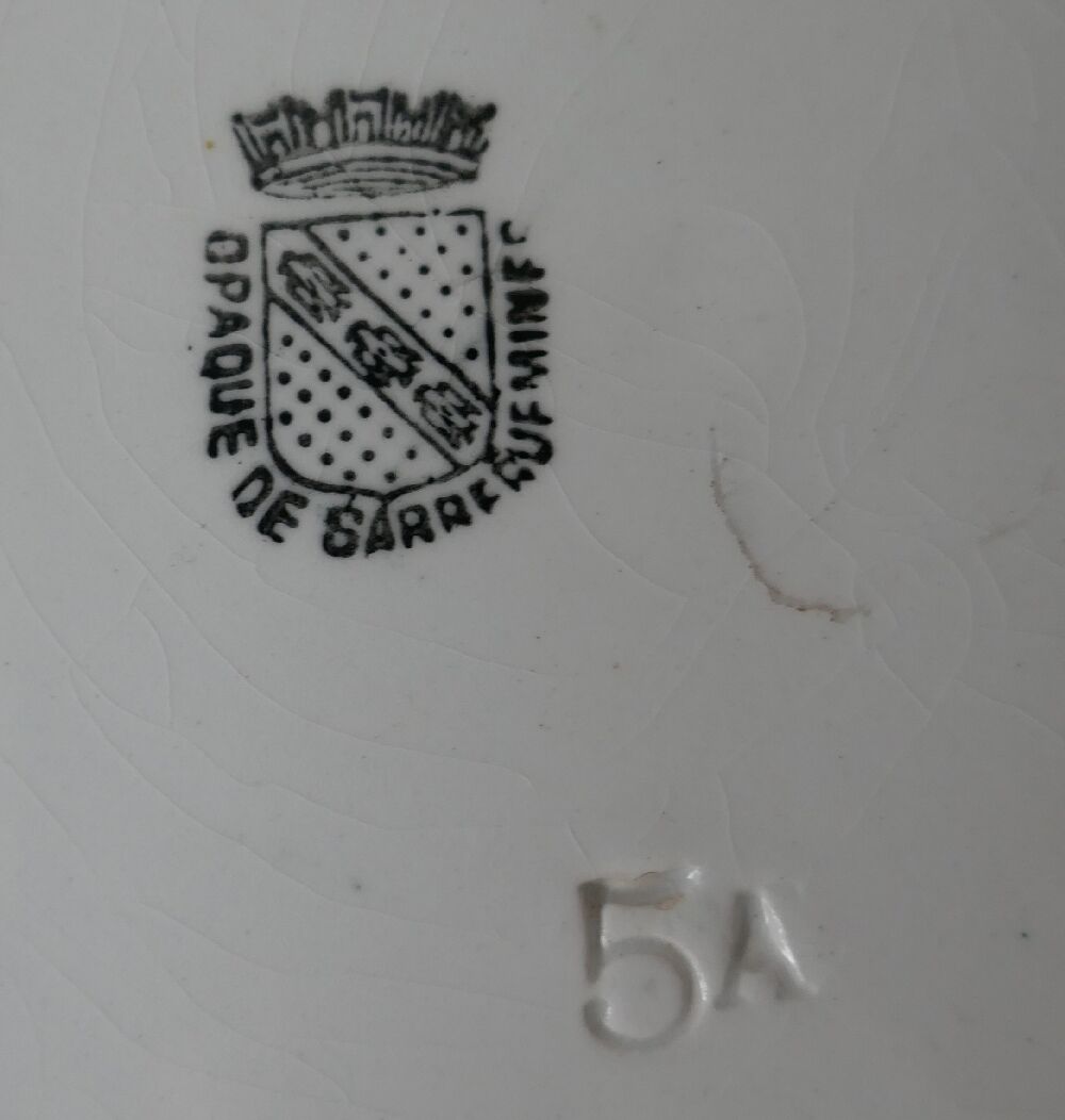 19th century opaque fine earthenware plate from Sarreguemines