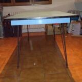 Table formica bleu tiroir pied effel avec rallonge