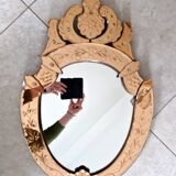 Miroir rectangulaire vénitien dit de Venise en verre coloré